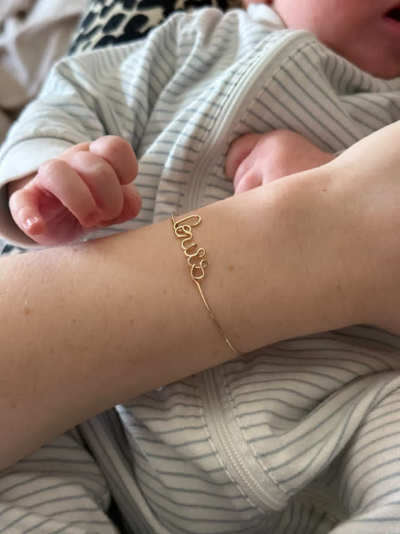 Le Cadeau de Transmission : Comment initier une collection de bijoux pour votre filleul(e)