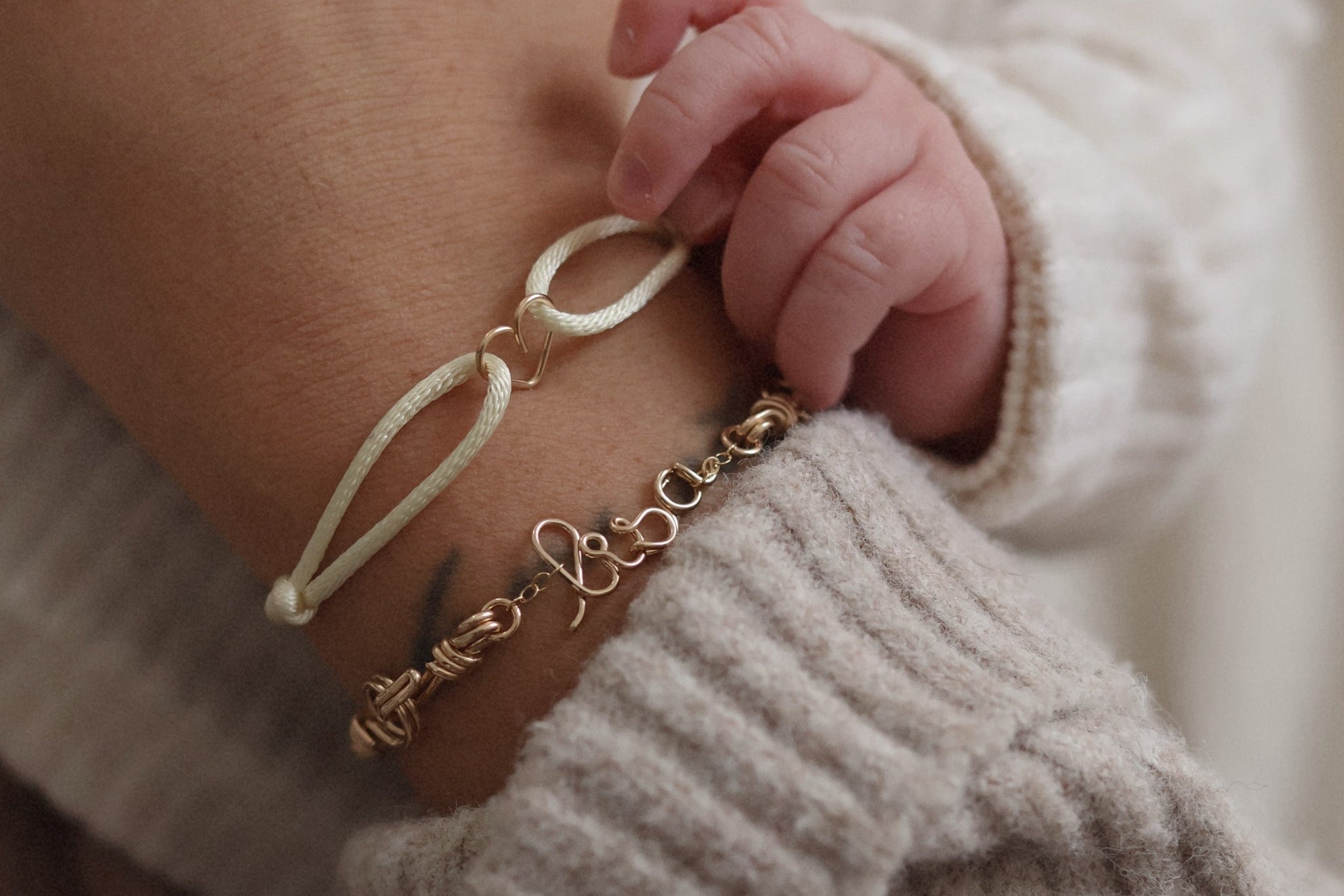 Le premier bijou de maman : Célébrer une nouvelle vie