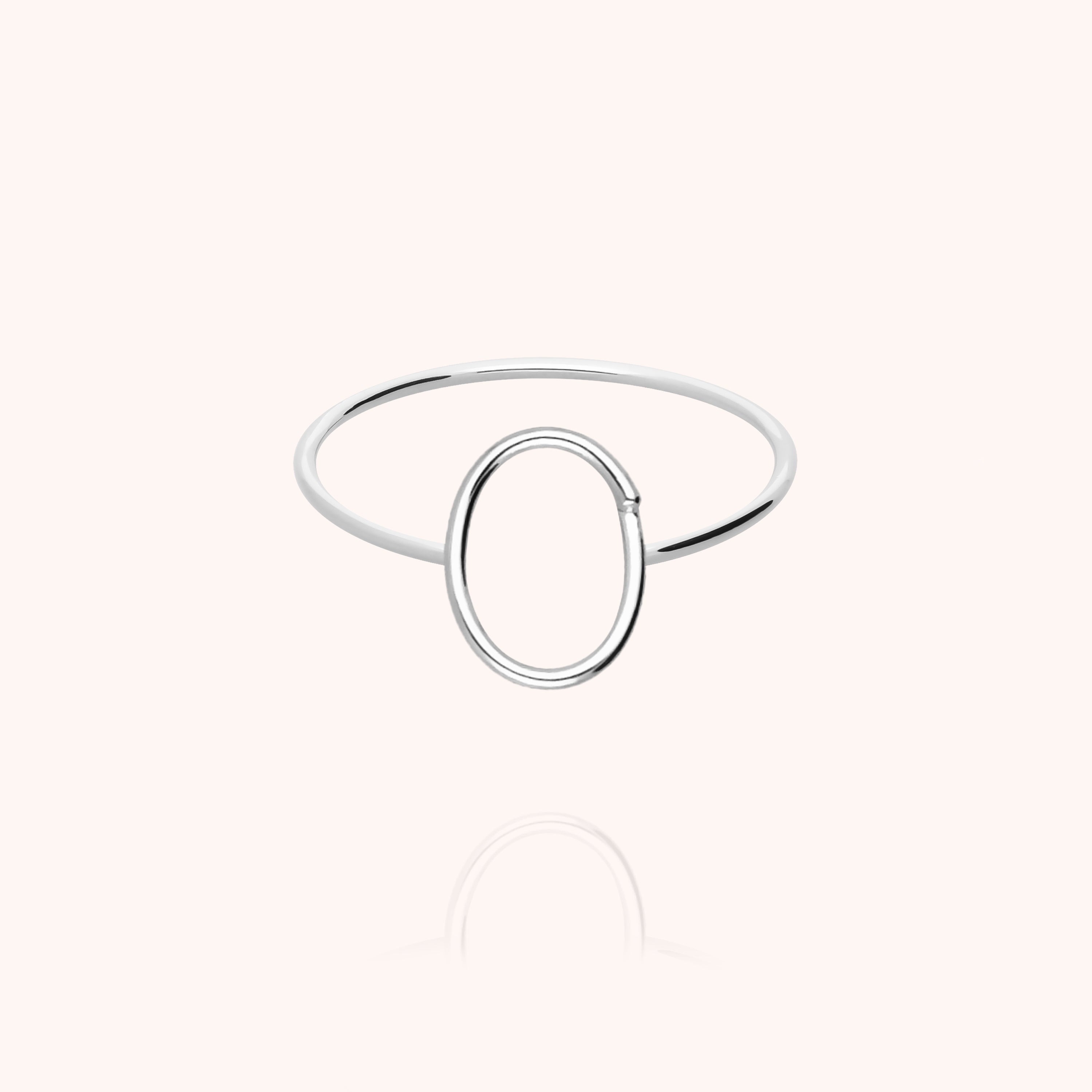 Bague Capitale Initiale en or blanc 18K — bague personnalisable Atelier Paulin