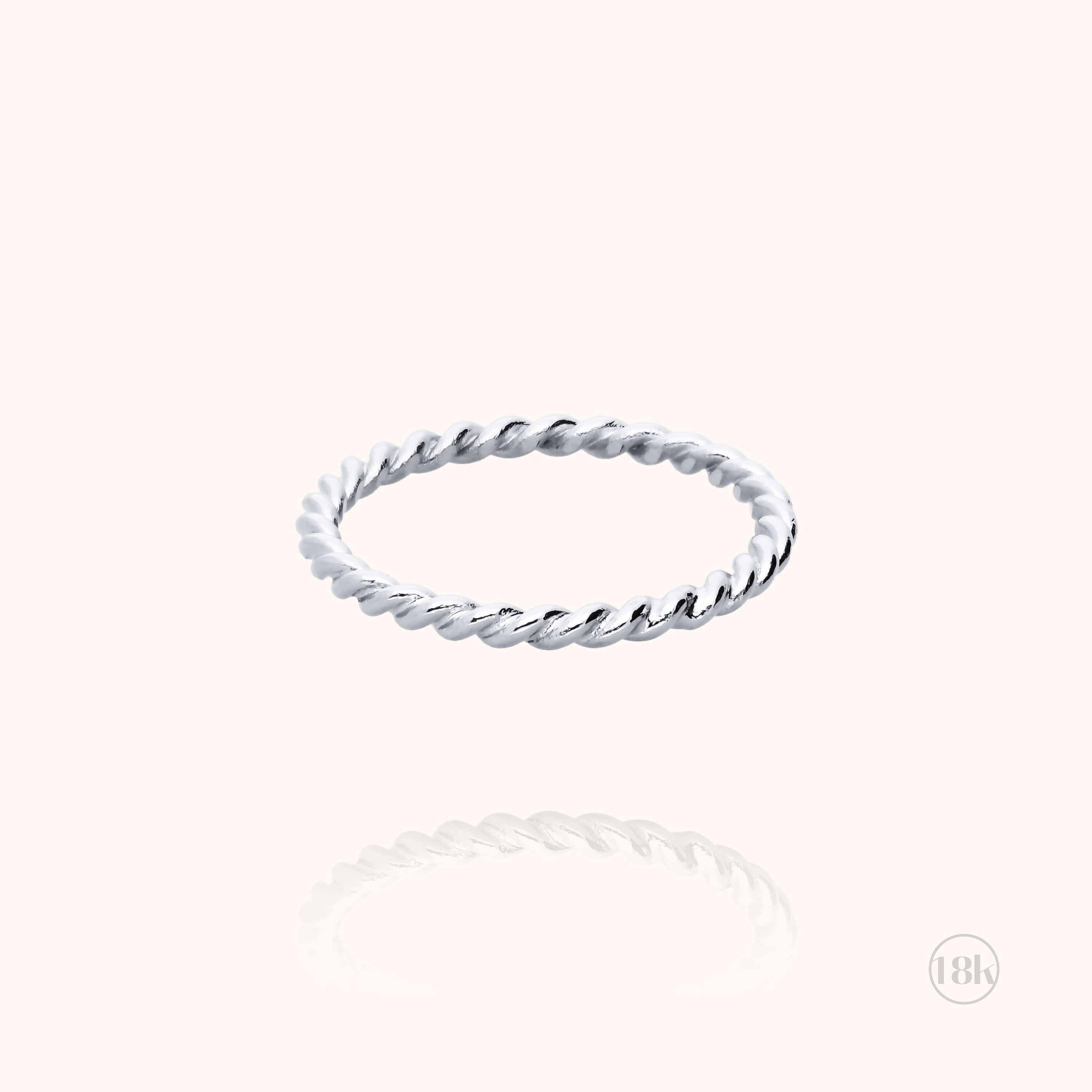 Hera Twisted Ring No. 3 - white gold 750/1000