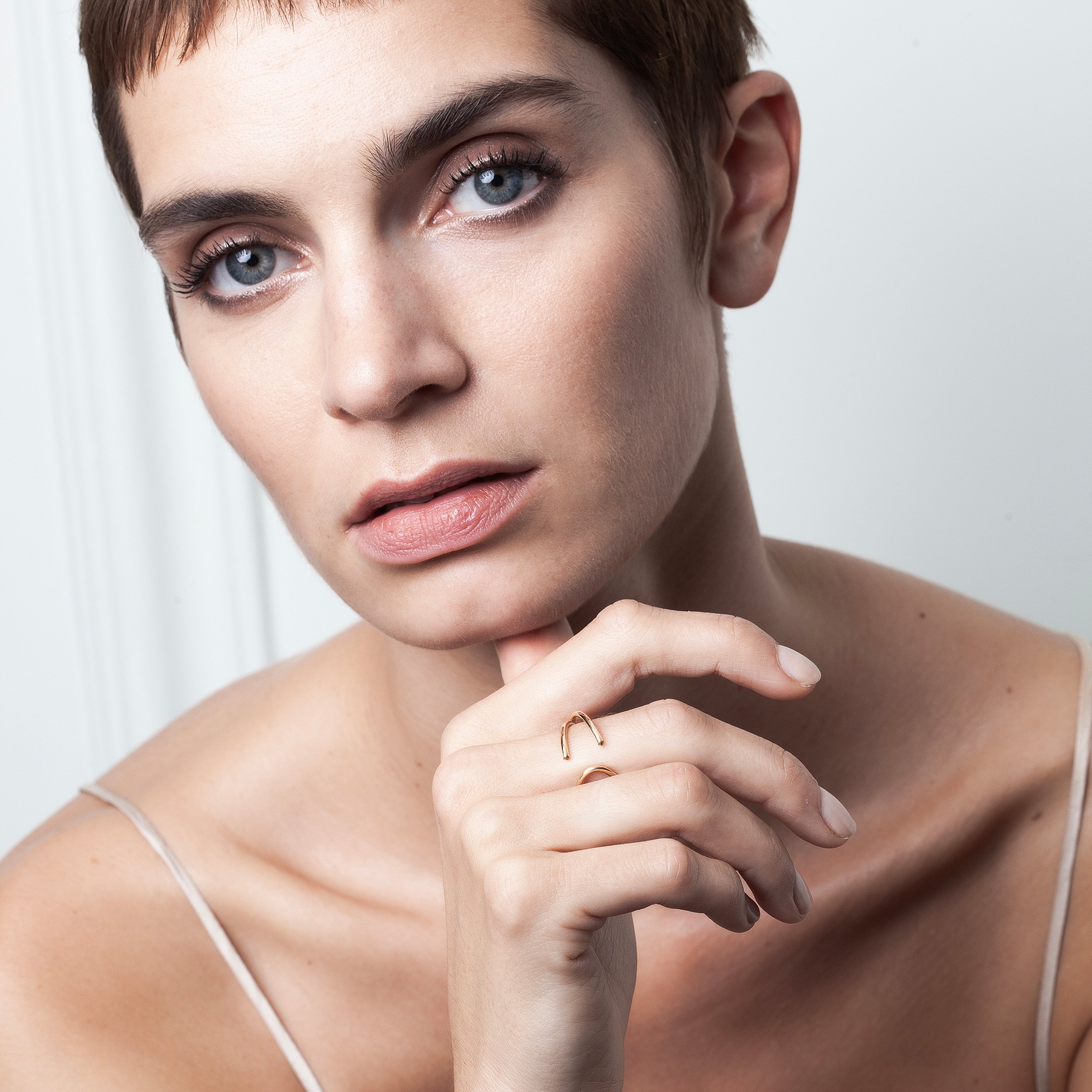 Bague Outline Lettre L — bijou artisanal bague livraison express