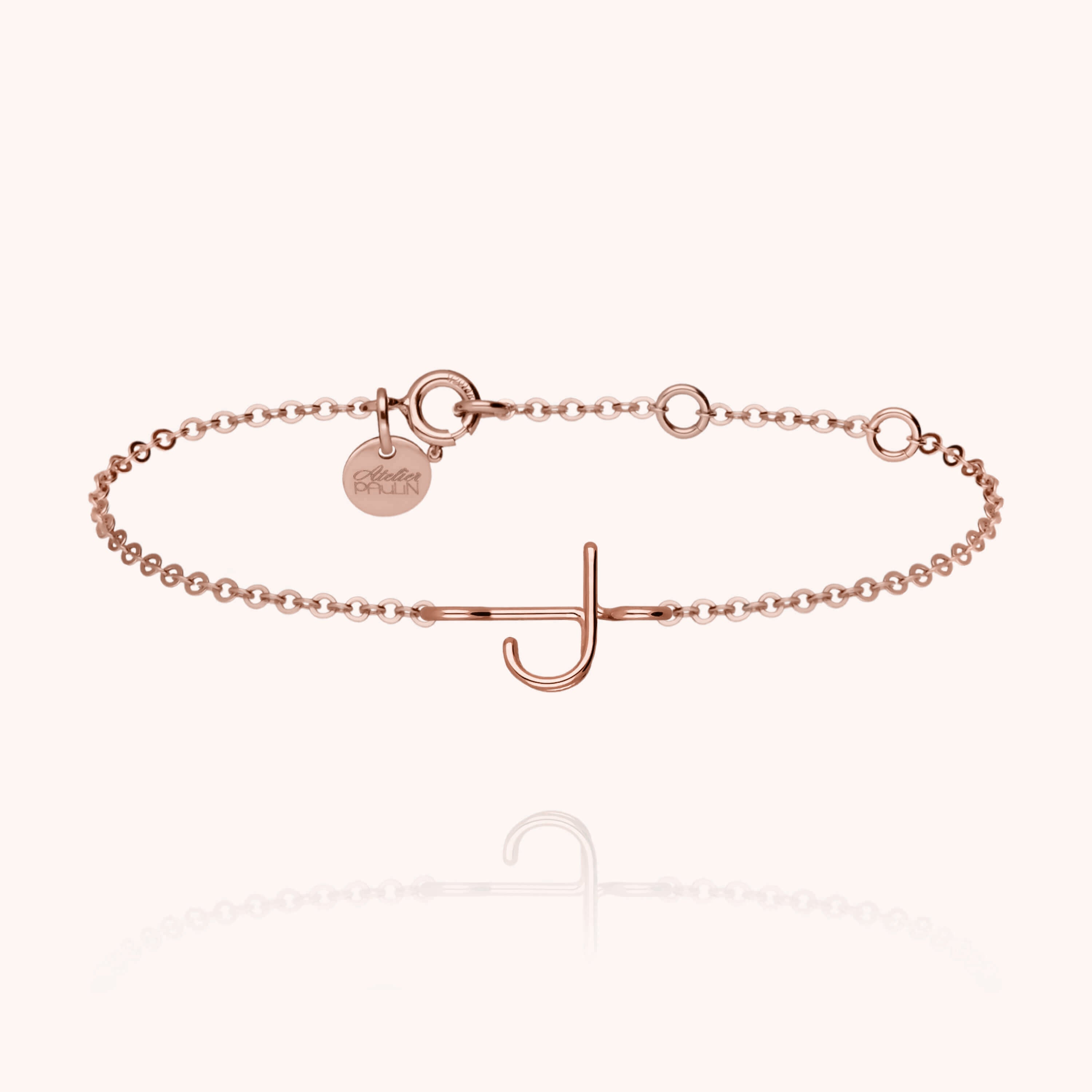 Bracelet Chaîne Initiale porté au poignet — qualité artisanale garantie