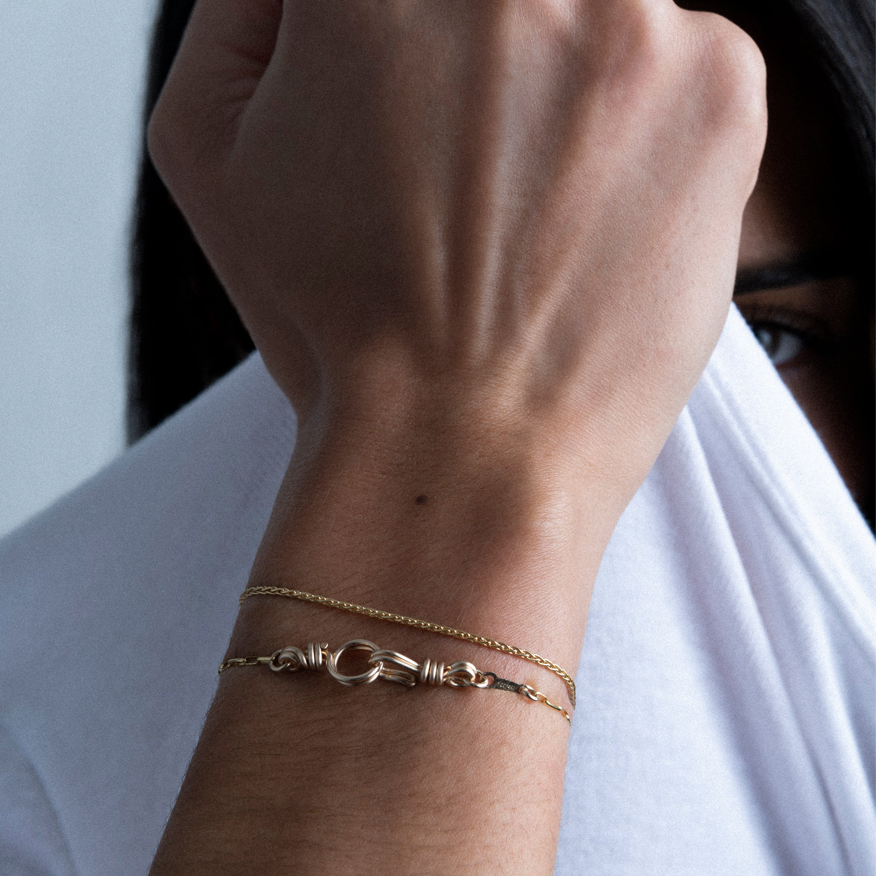 Bracelet lettre personnalisée gold filled 14k bijou élégant homme fait main Paris