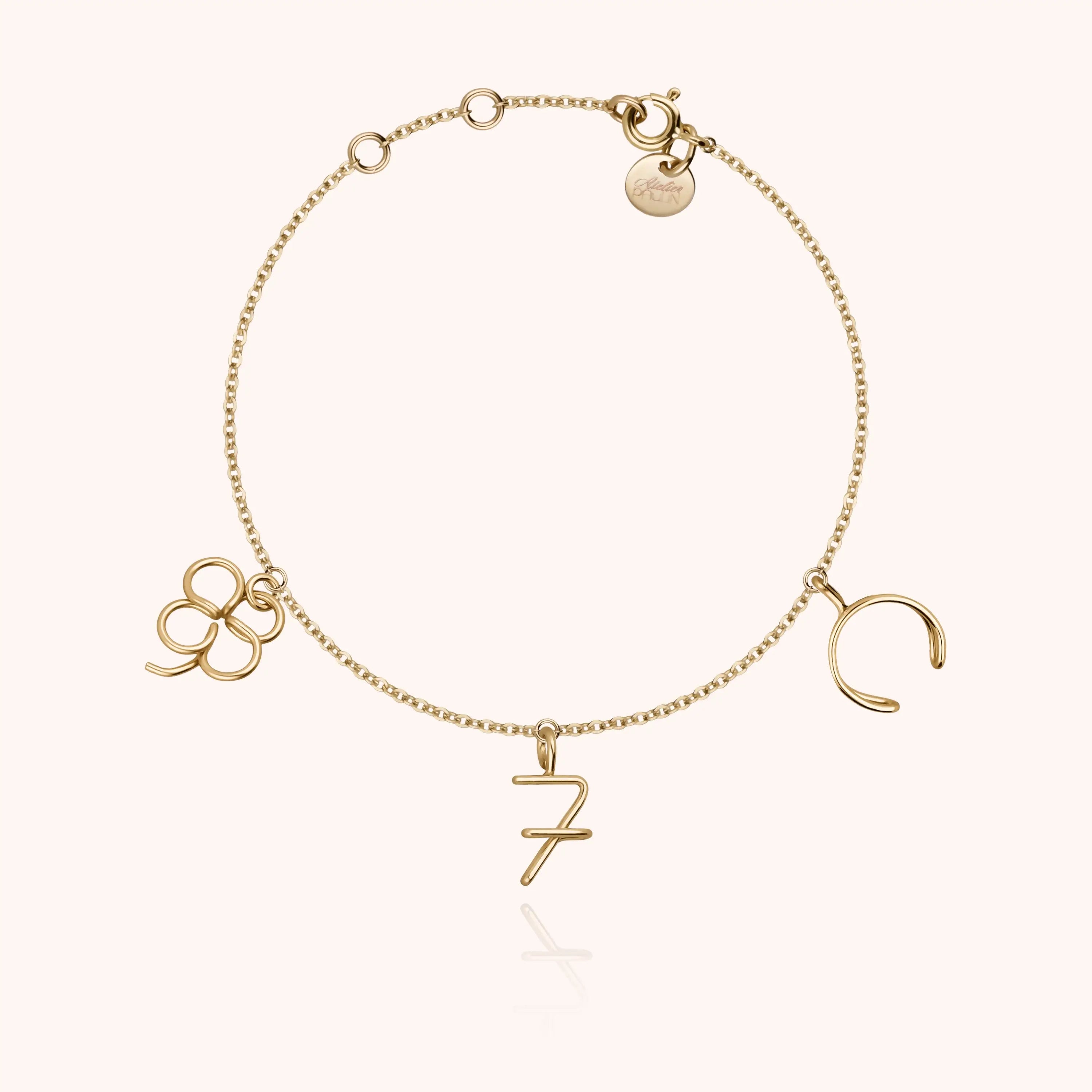 Détail façonnage prénom personnalisé bracelet façonnage main sans soudure