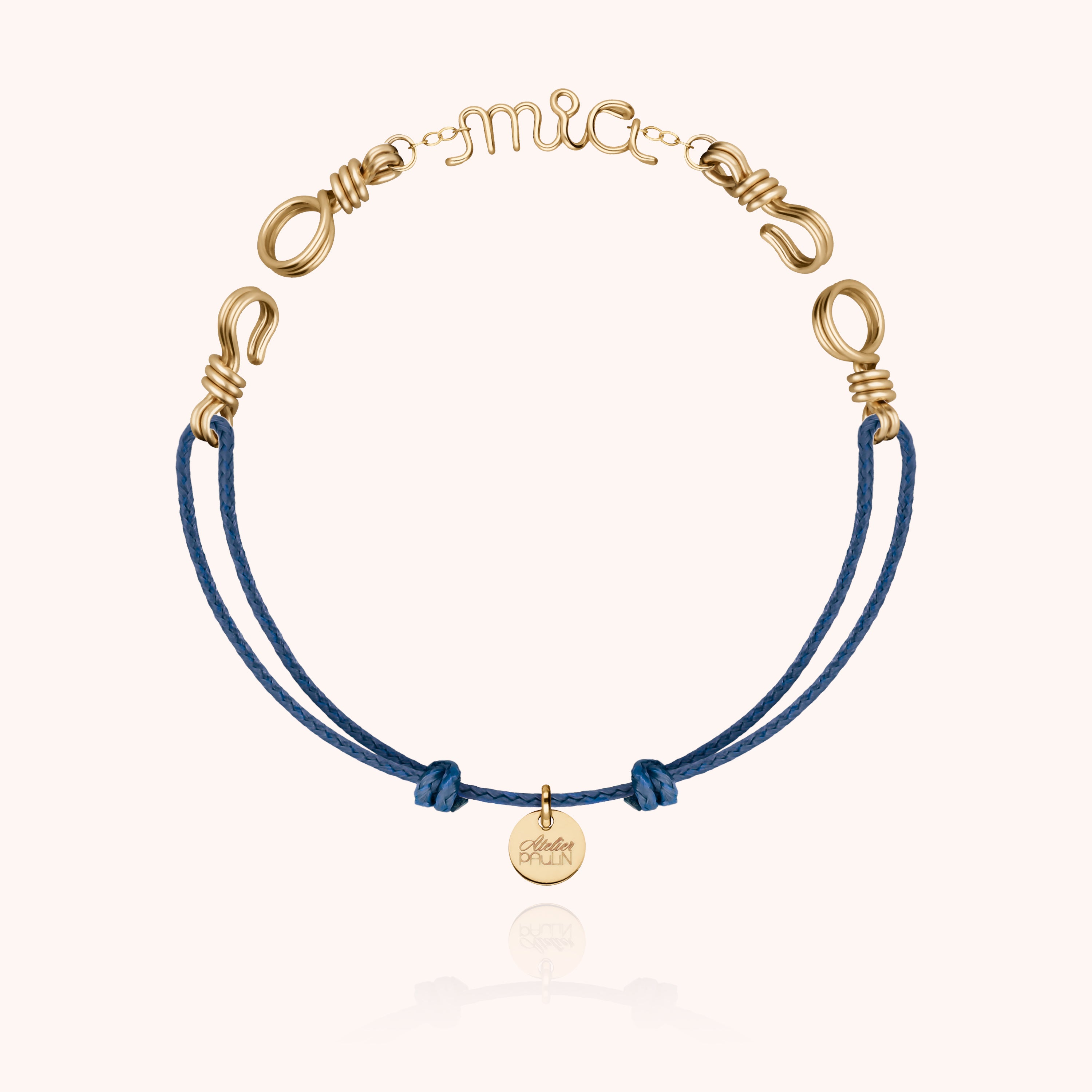 Bracelet Cordon Attache moi Personnalisé porté au poignet — or jaune laminé livraison express sécurisée