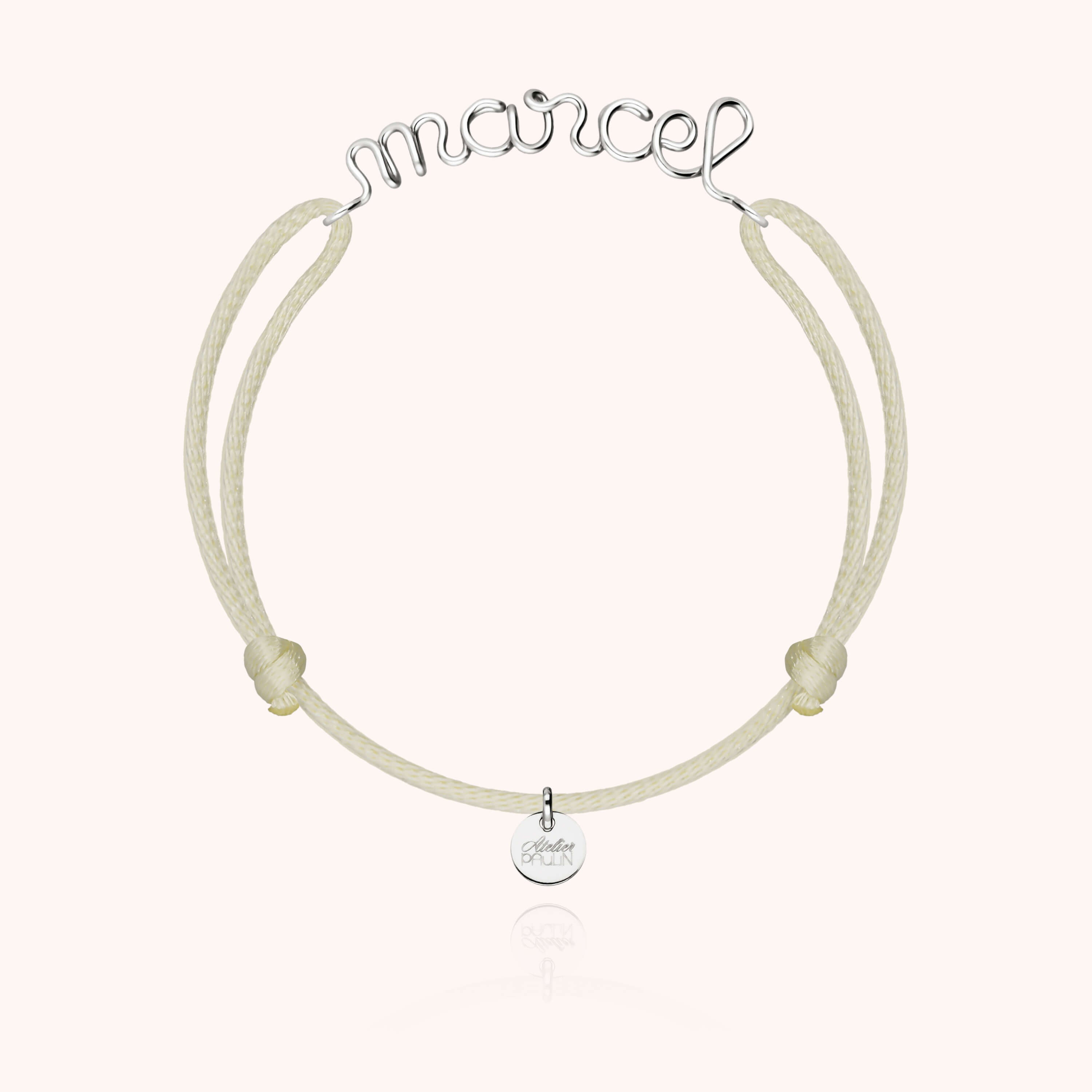 Bracelet Cordon Original Personnalisé — gros plan sur le fermoir, or blanc 18K