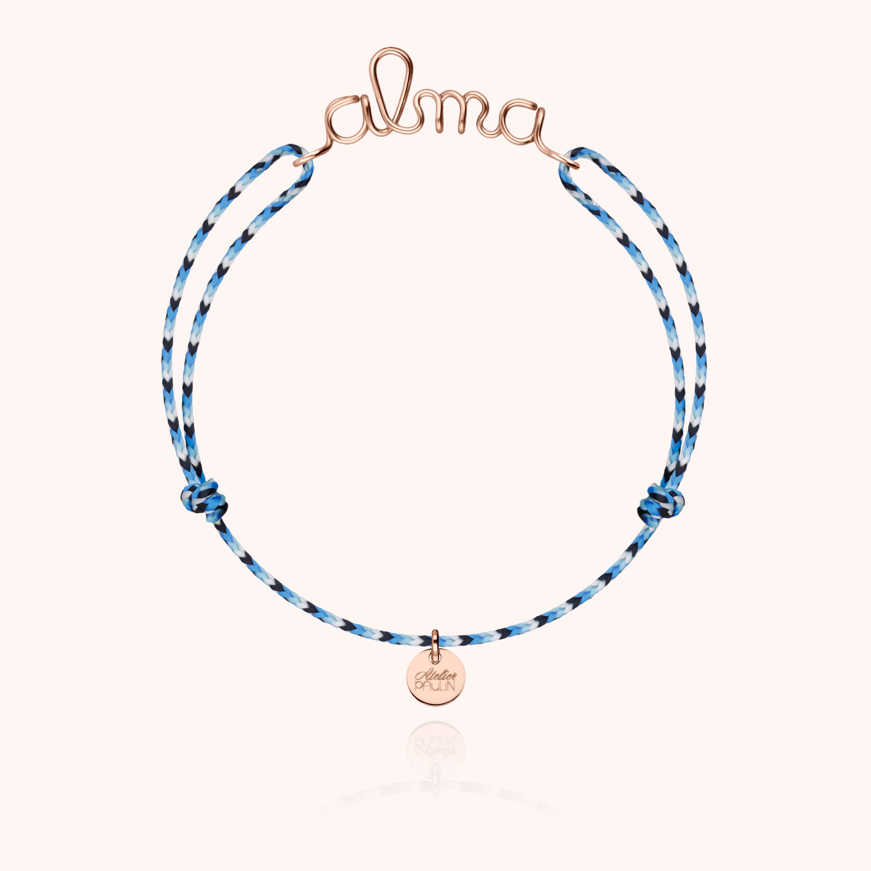 Bracelet Cordon Slim Knot Personnalisé porté au poignet — or rose 18K livraison express sécurisée