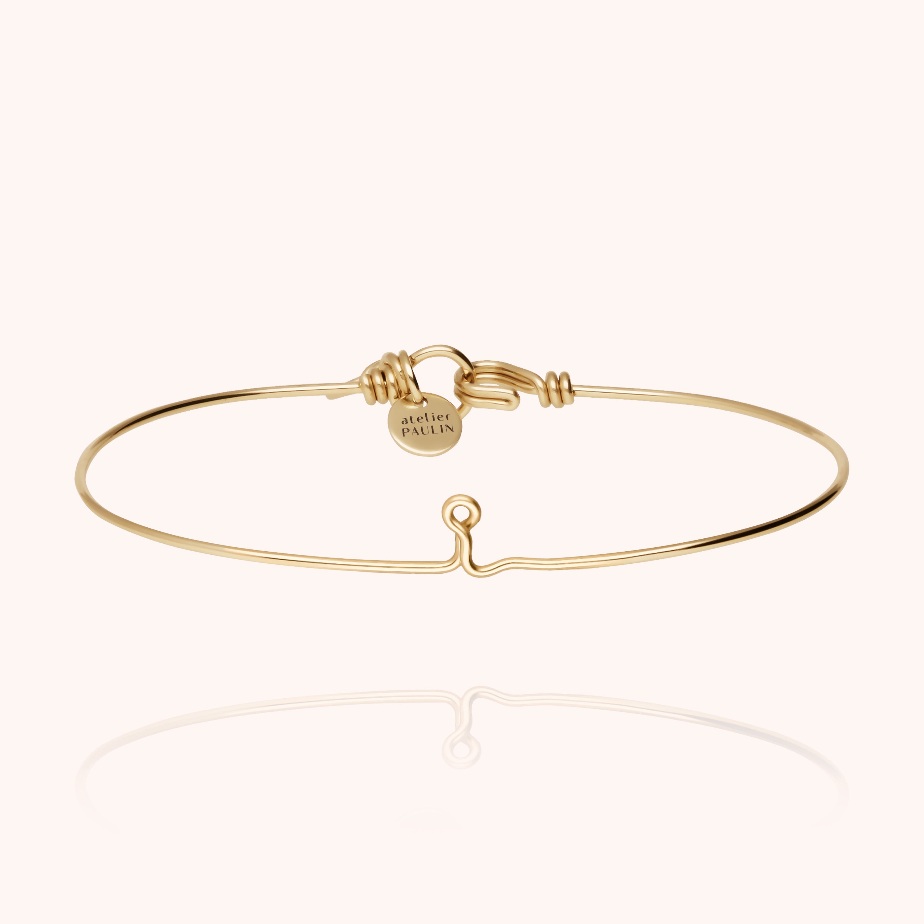 Bracelet Jonc Original Initiale en or jaune laminé — bracelet personnalisable Atelier Paulin