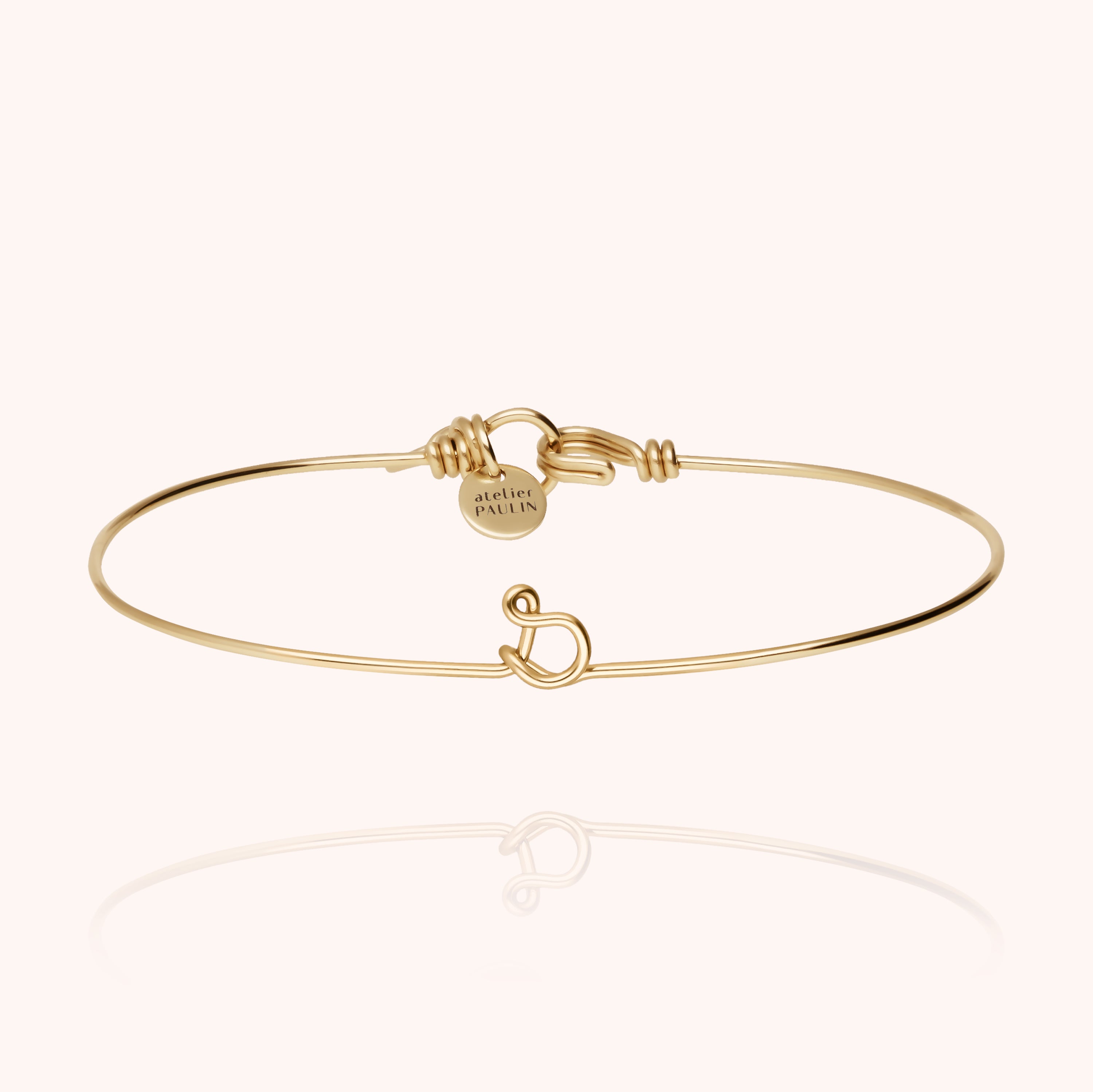 Bracelet Jonc Original Initiale en or jaune laminé — bracelet personnalisable Atelier Paulin