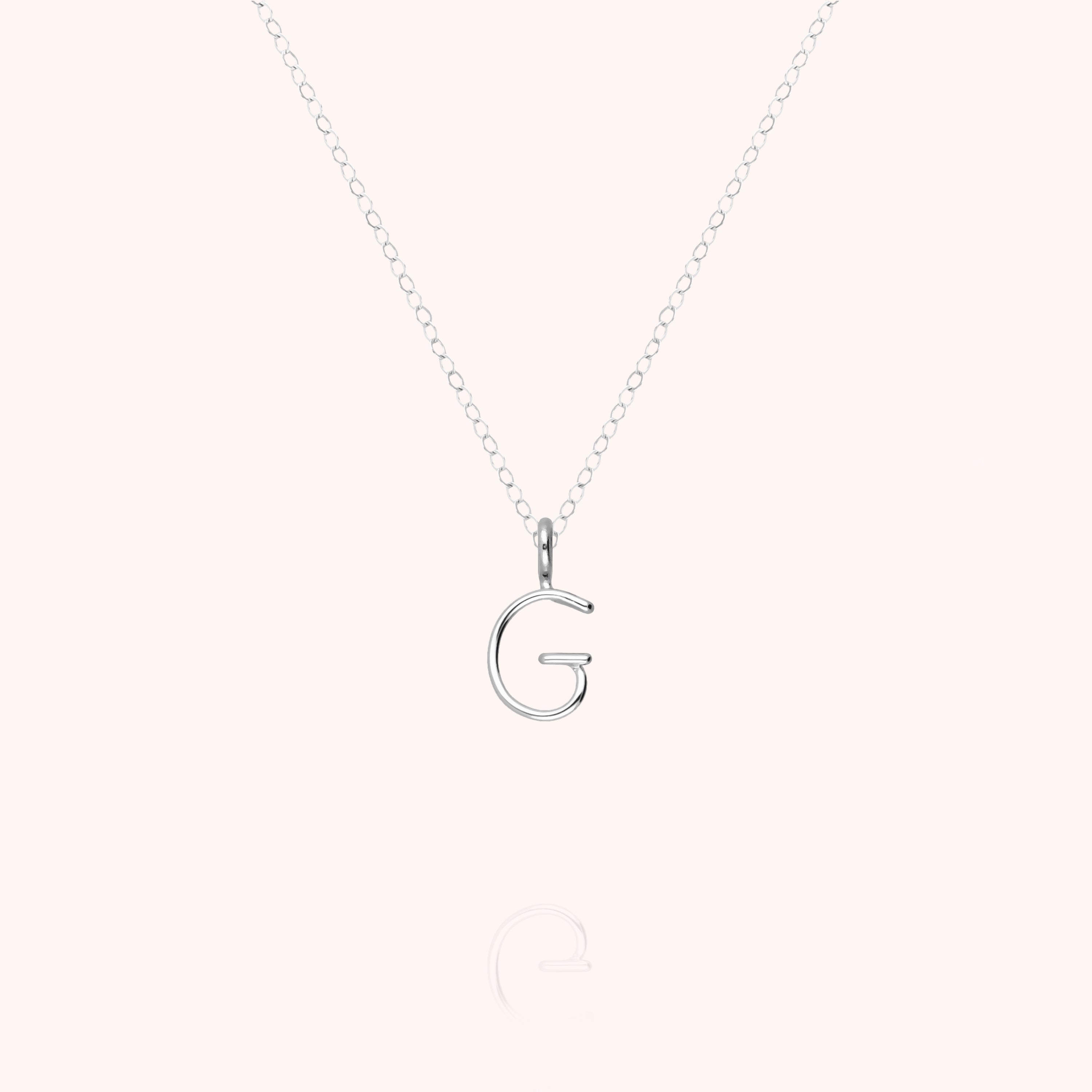 Collier Capital Initiale en or blanc 18K — collier personnalisable Atelier Paulin