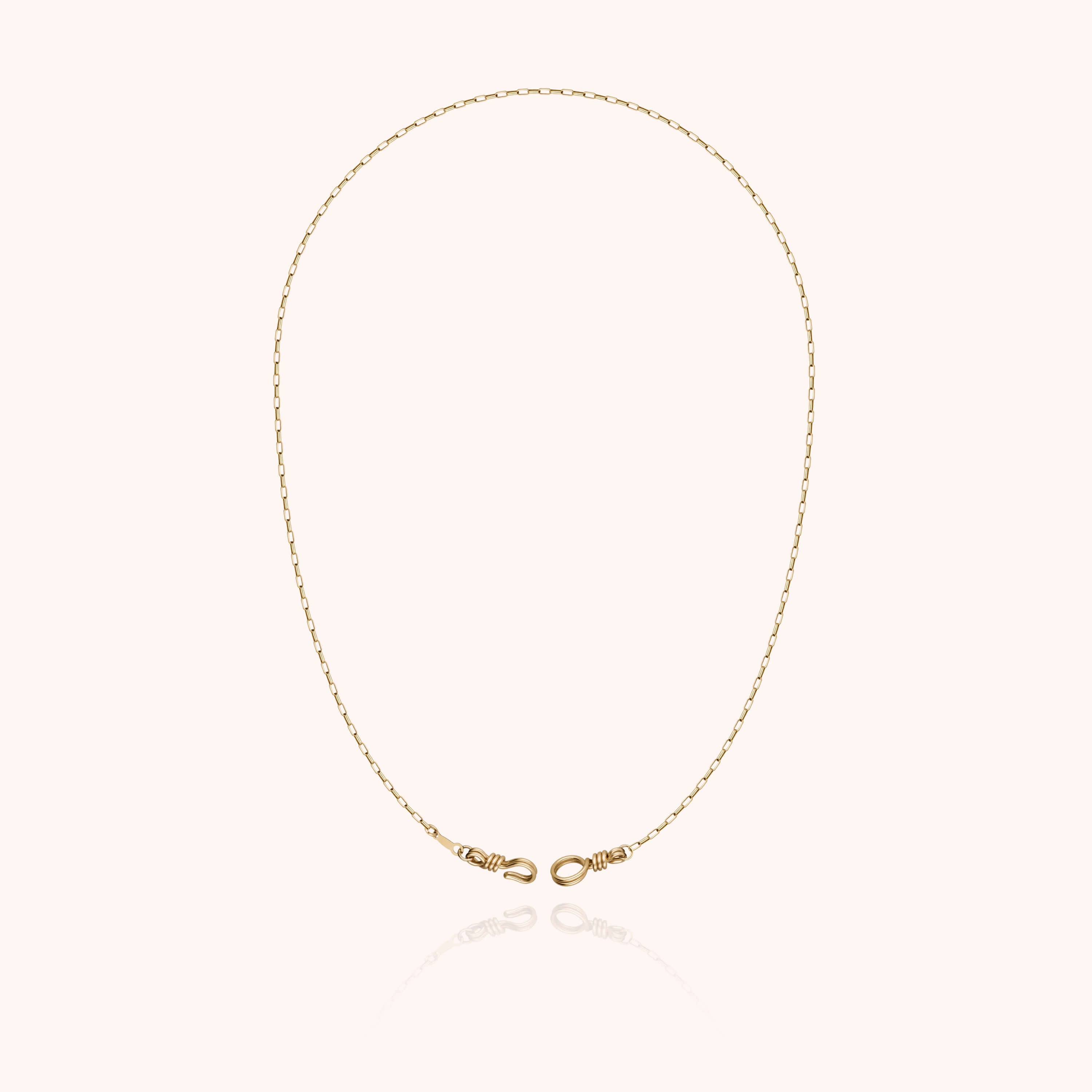 Collier Chaîne Rectangle Attache moi — finition artisanale du bijou, or jaune laminé