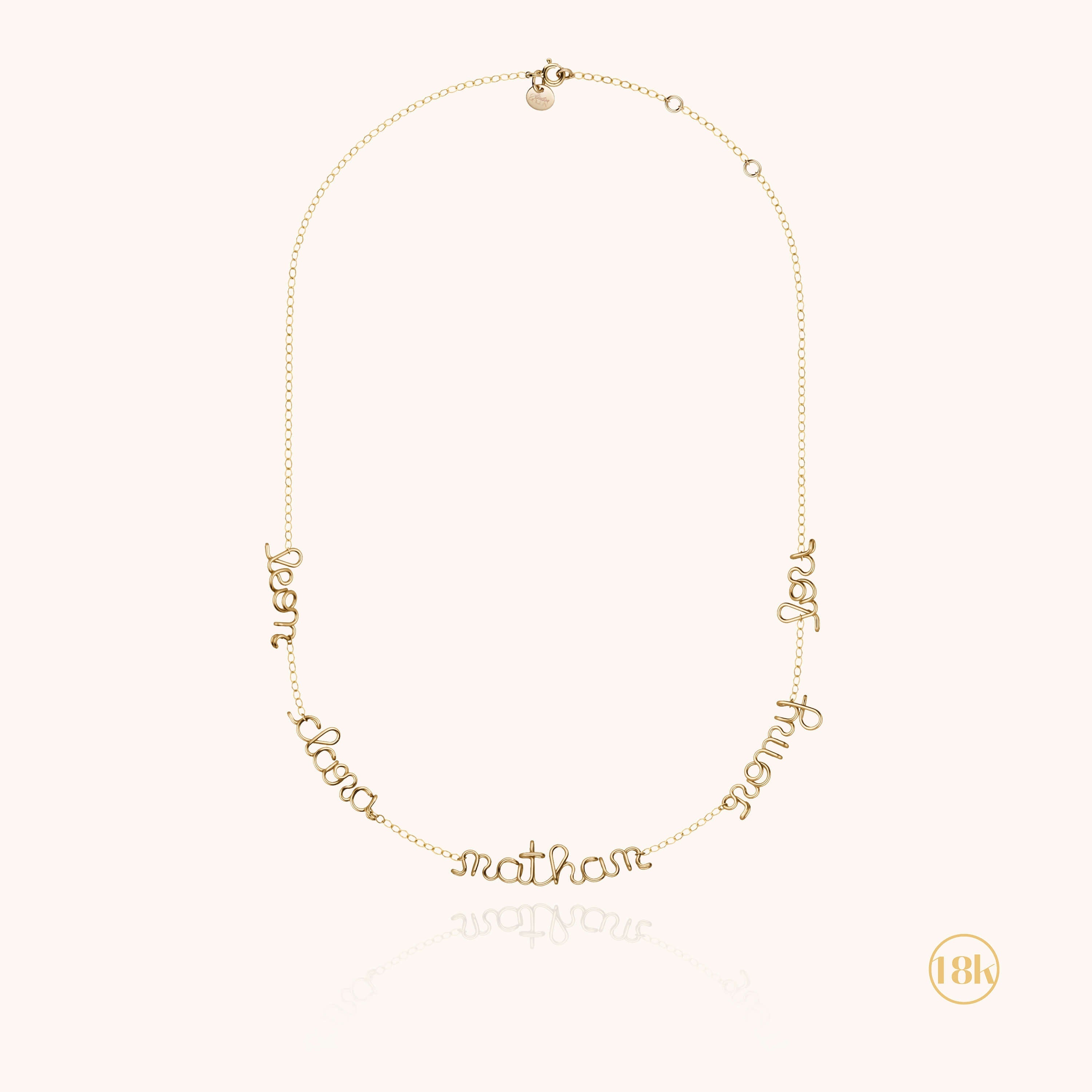 Collier Mantra Original Personnalisé — détail façonnage à la main, or jaune 18K