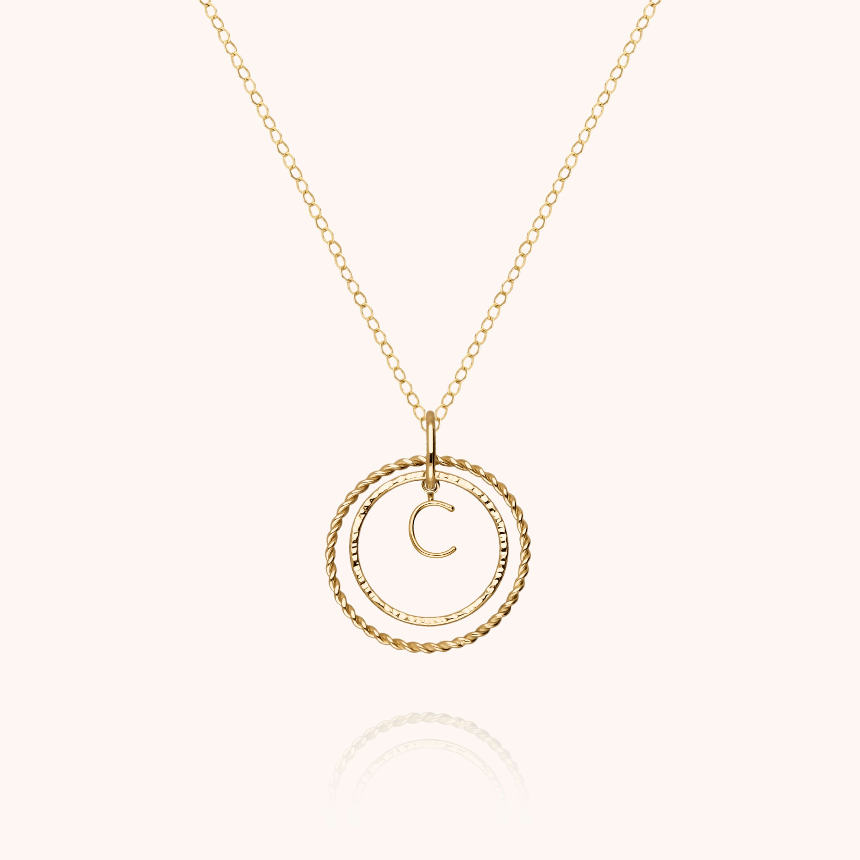 Collier Médaille Initiale en or jaune 18K — expédition sécurisée Paris