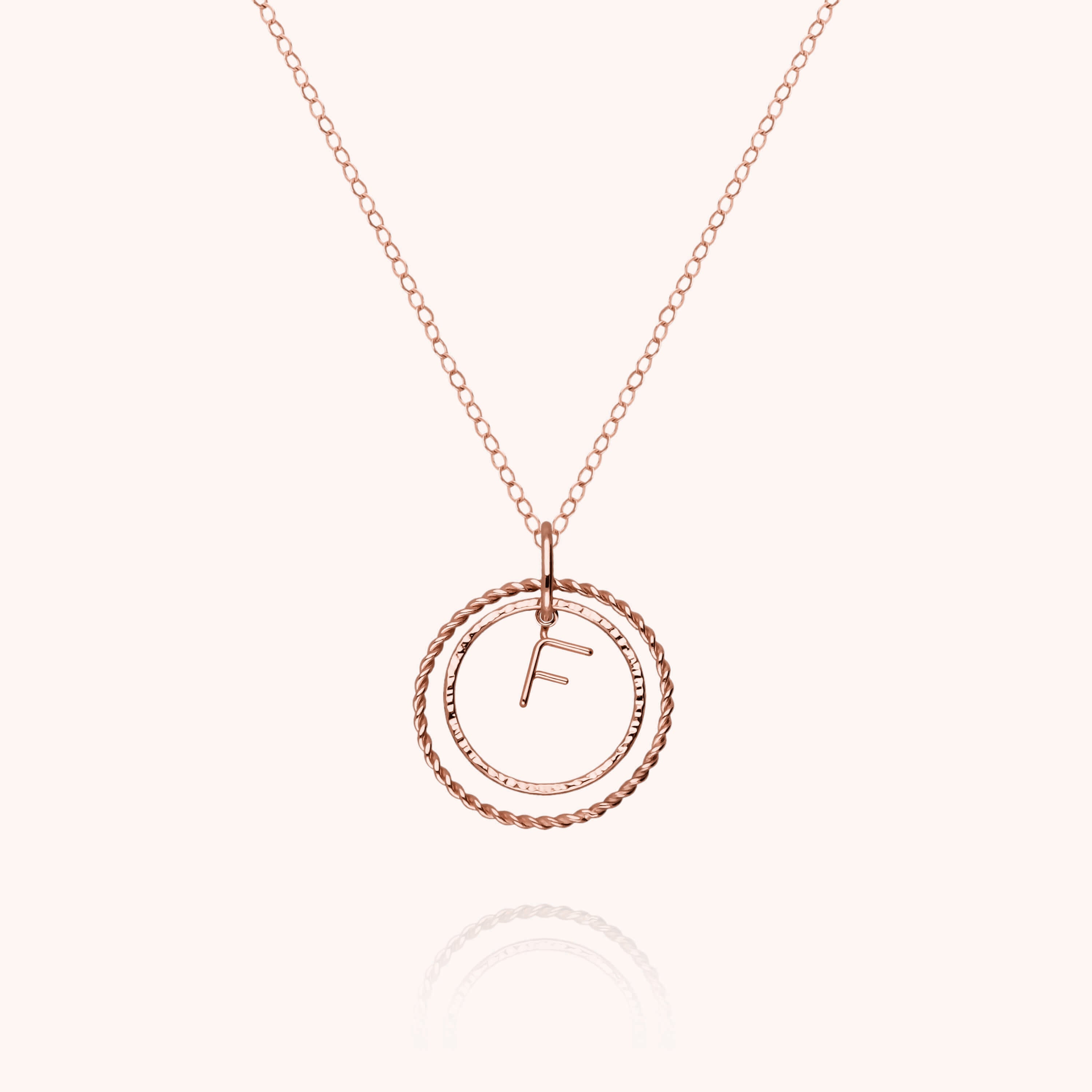 Collier Médaille Initiale en or rose 18K — expédition sécurisée Paris