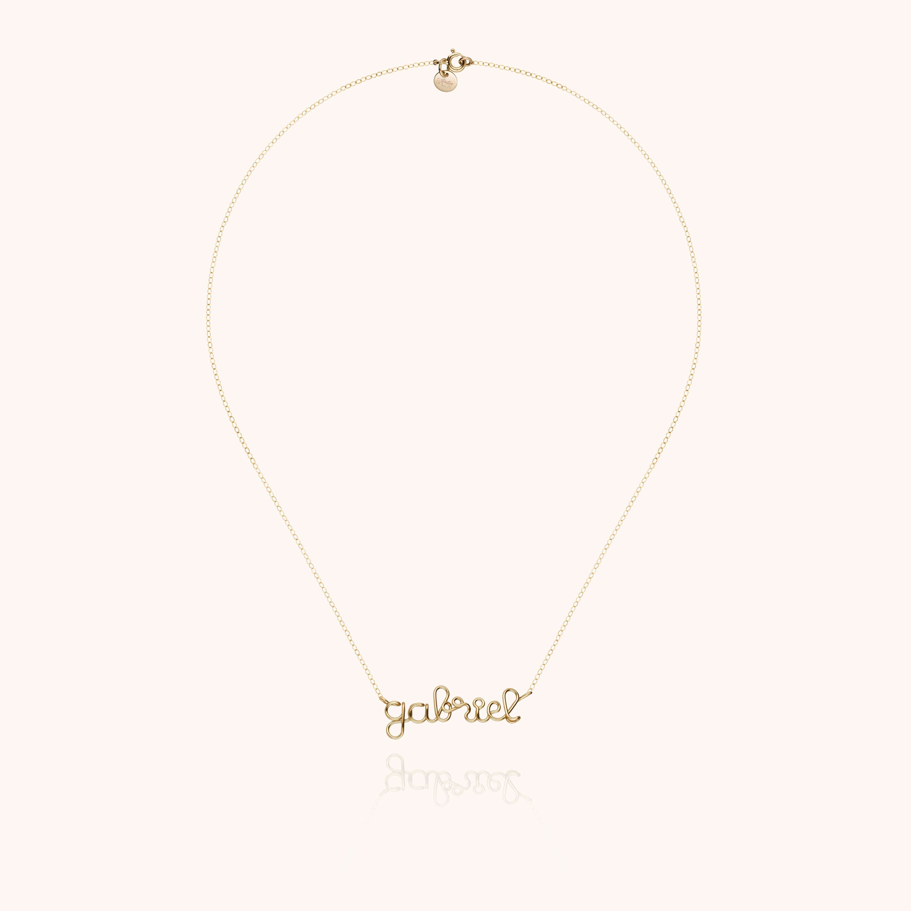 Collier Richelieu Personnalisé — détail du fil métallique, or jaune laminé