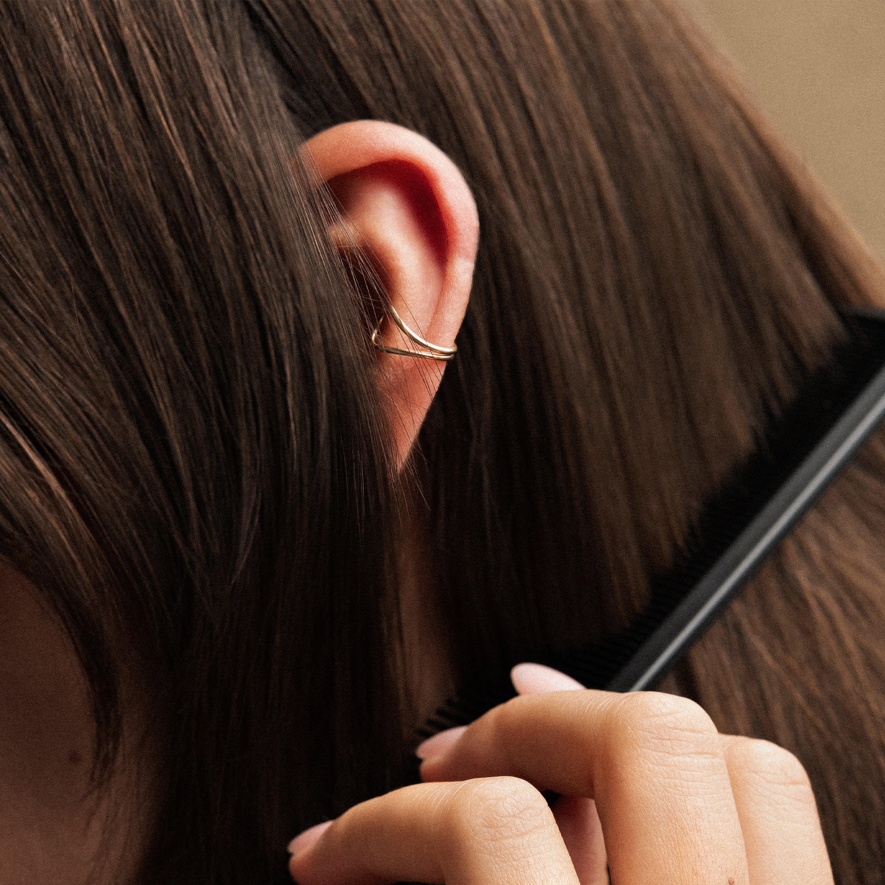 E Outline Ear Cuff - 14k yellow gold filled