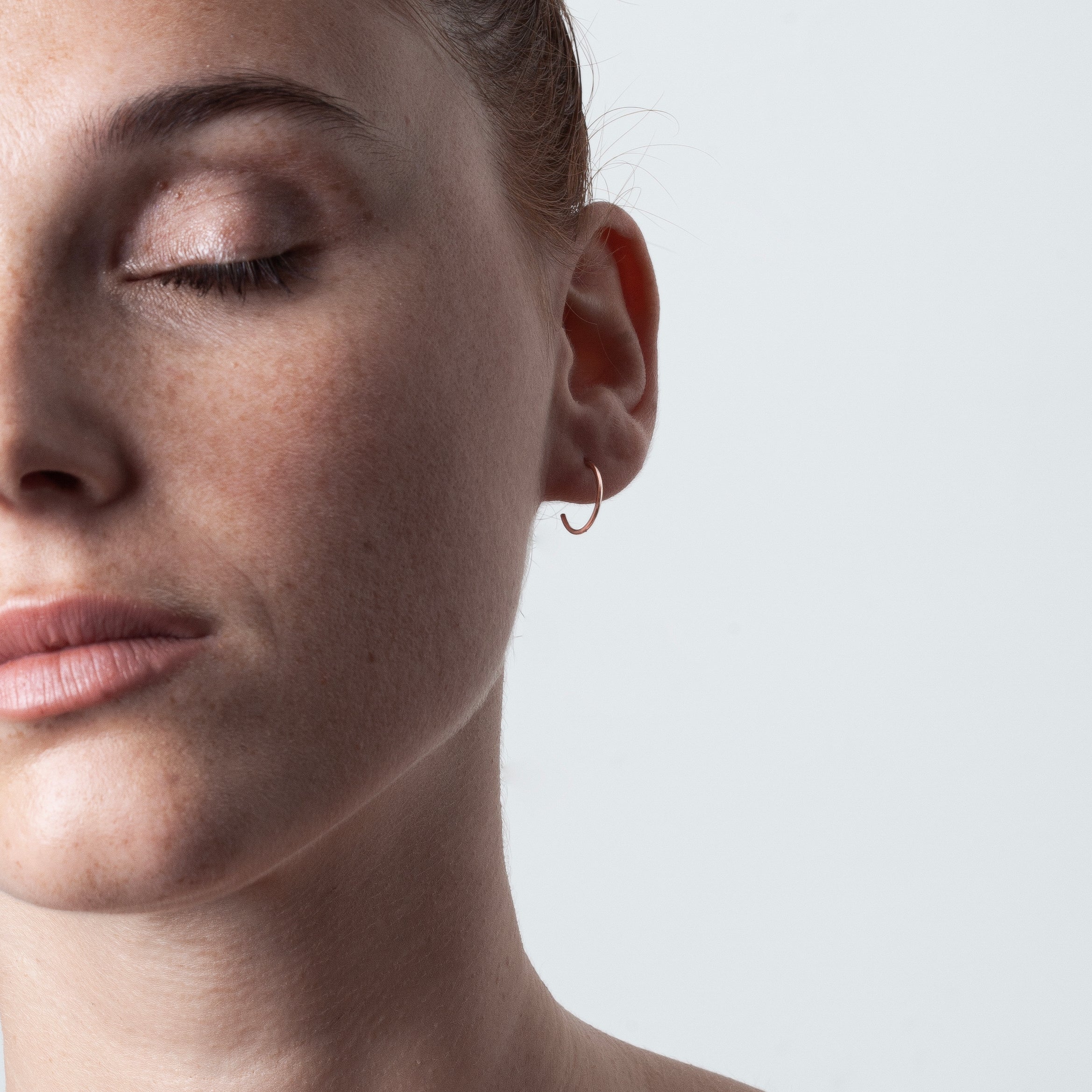 Boucles d'Oreilles Mini Créoles Éos - or rose laminé