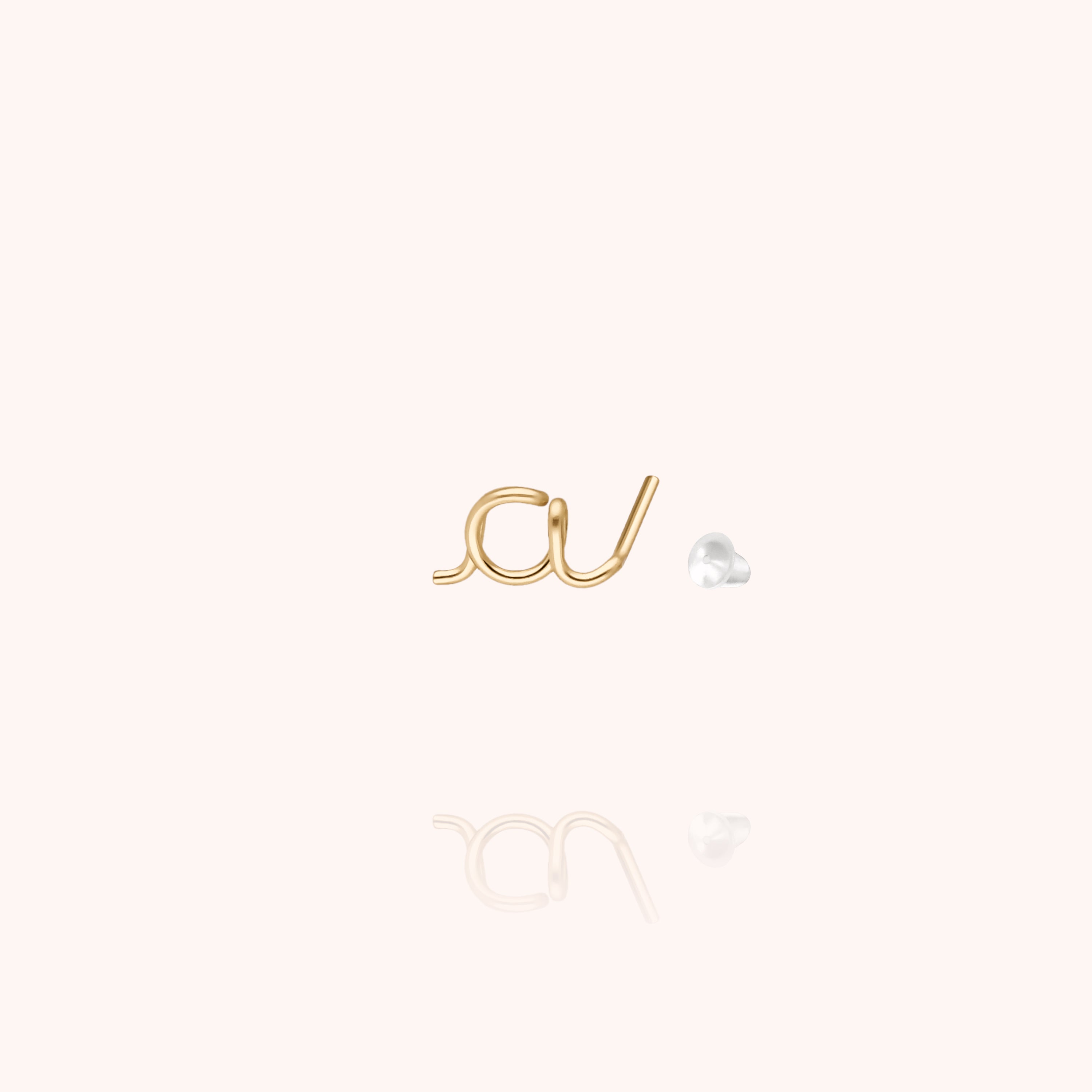 Puce d'Oreille Originale Initiale en or jaune laminé — bijou fait main Atelier Paulin