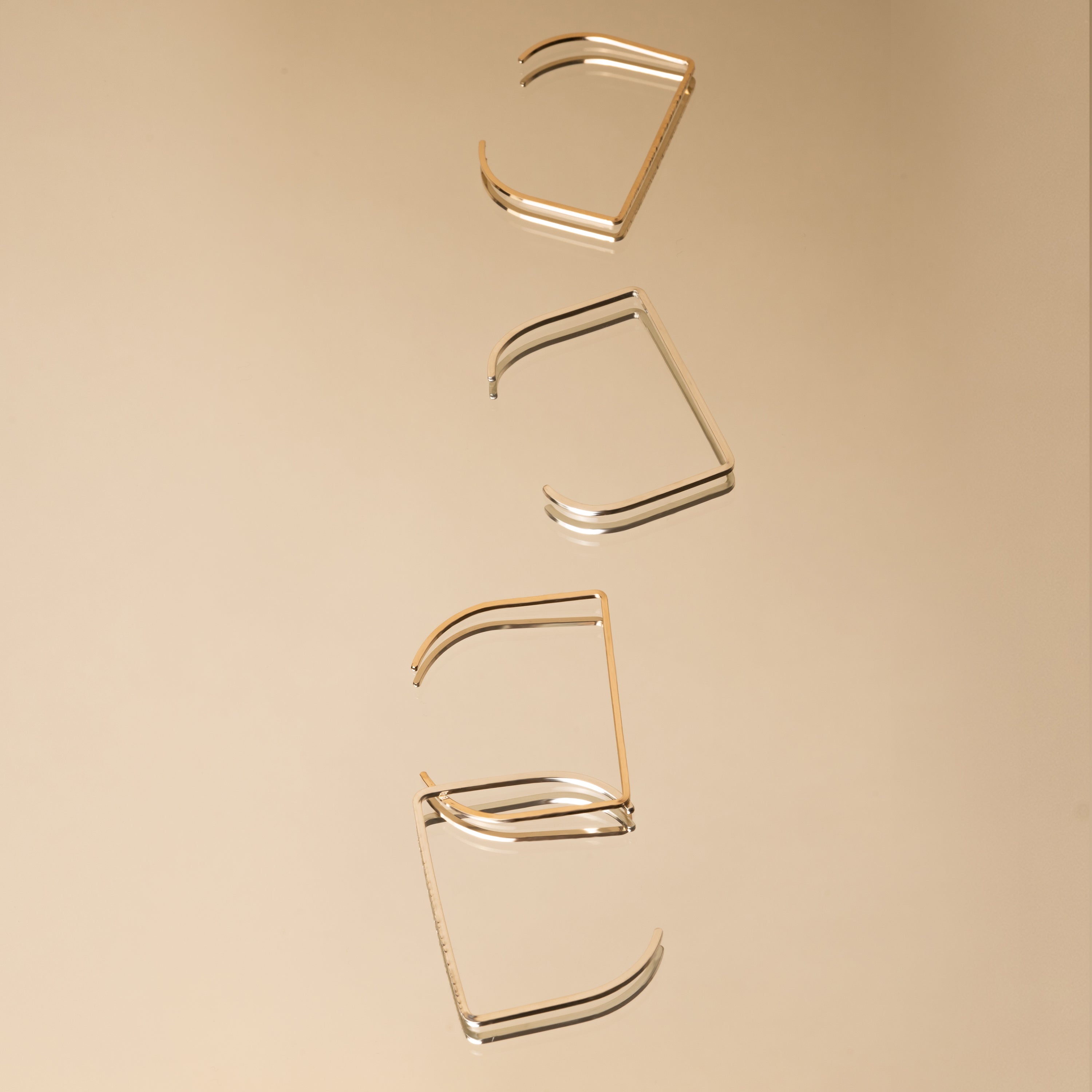 Bracelet Pi Squared Martelé - vermeil — détail façonnage à la main