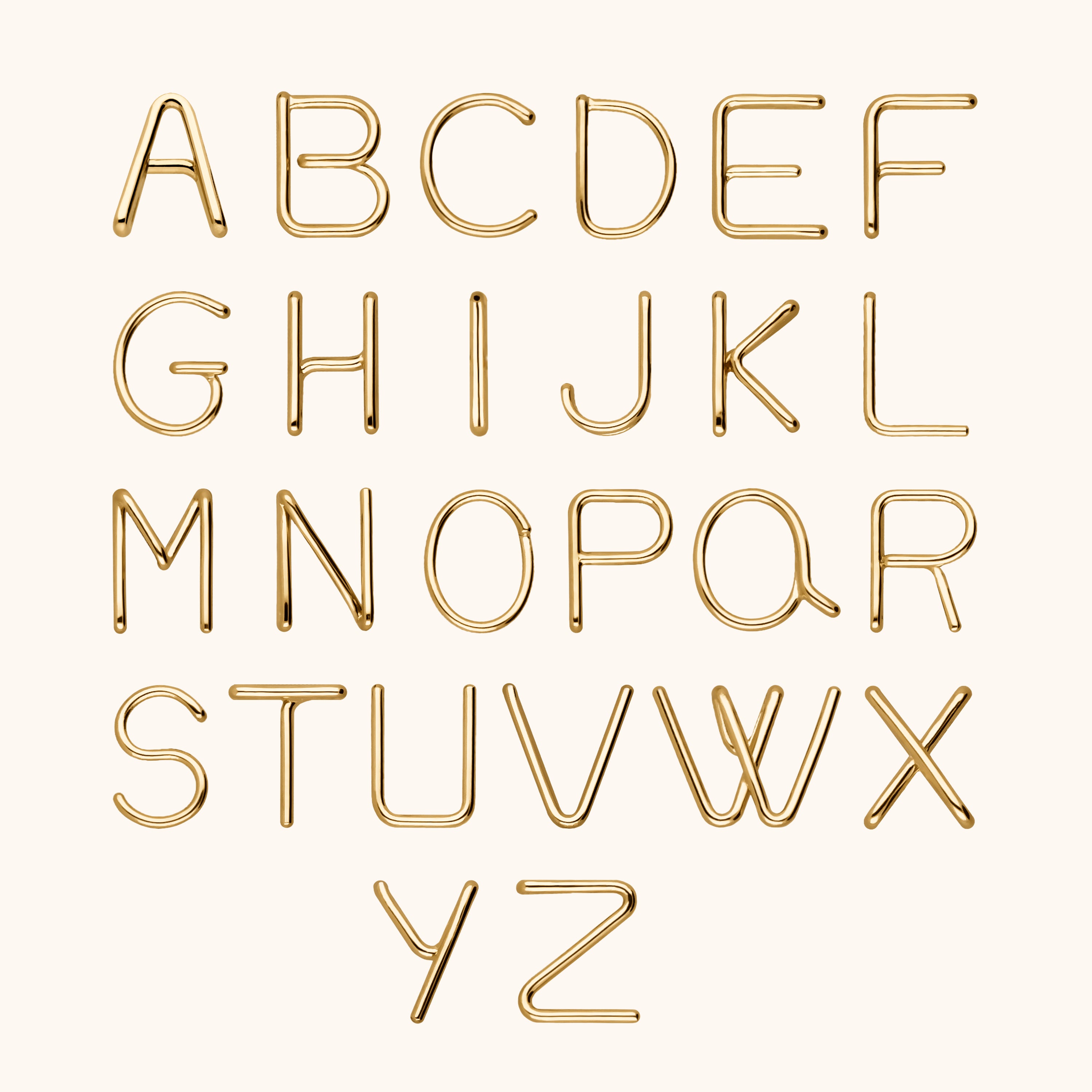 Détail façonnage prénom personnalisé charm façonnage main sans soudure