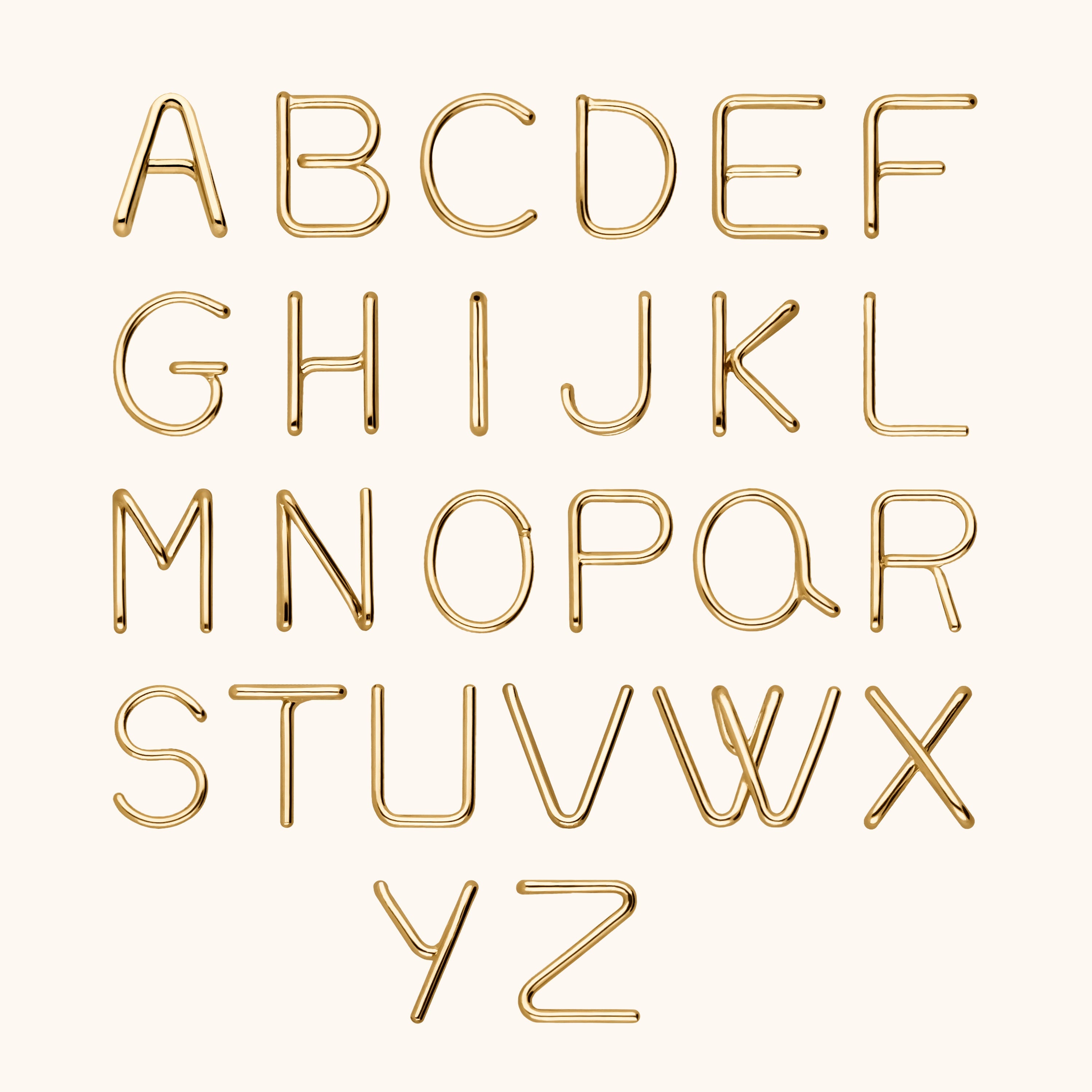 Big Locket Charms Initiale — détail façonnage à la main