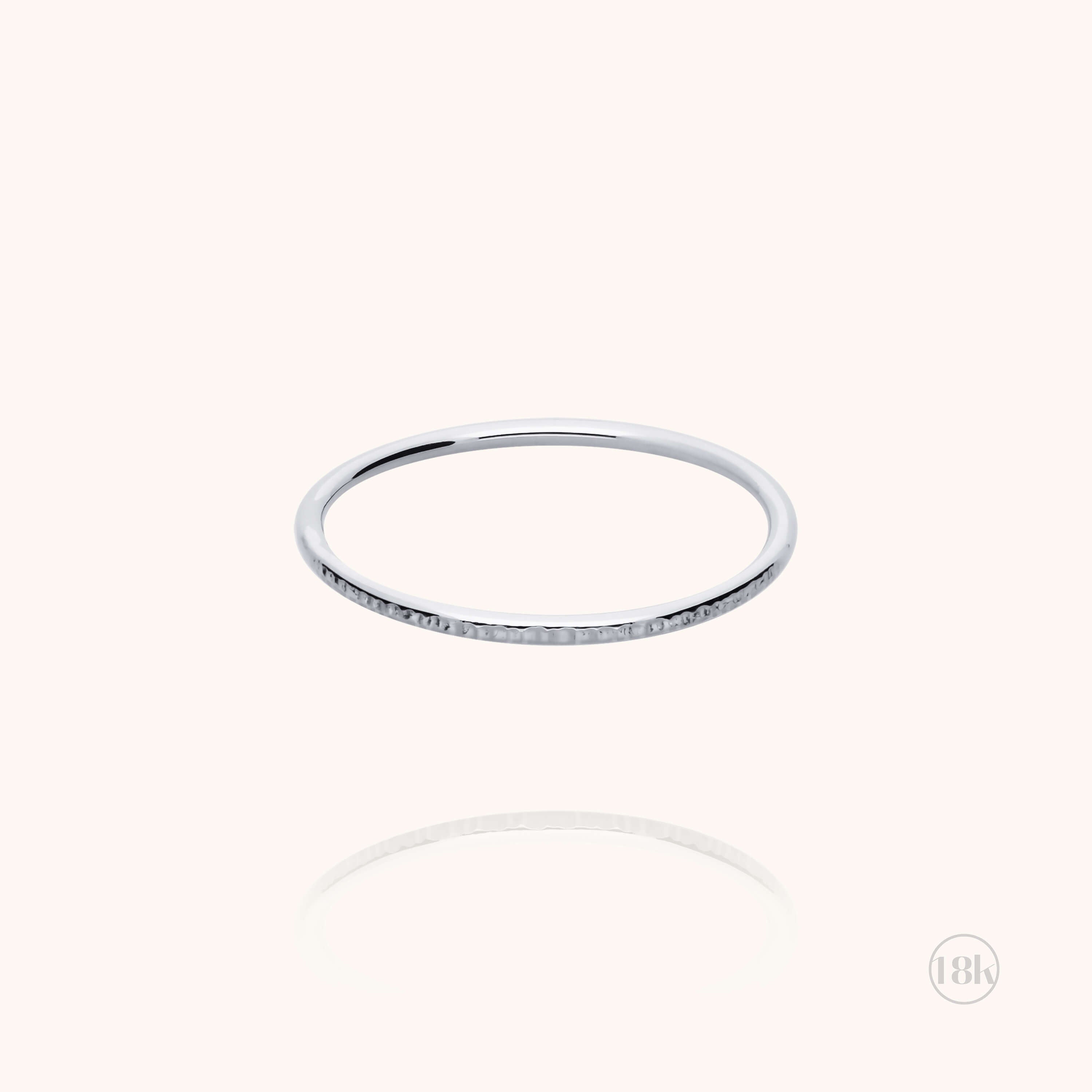 Hera Engraved Ring No. 3 - white gold 750/1000