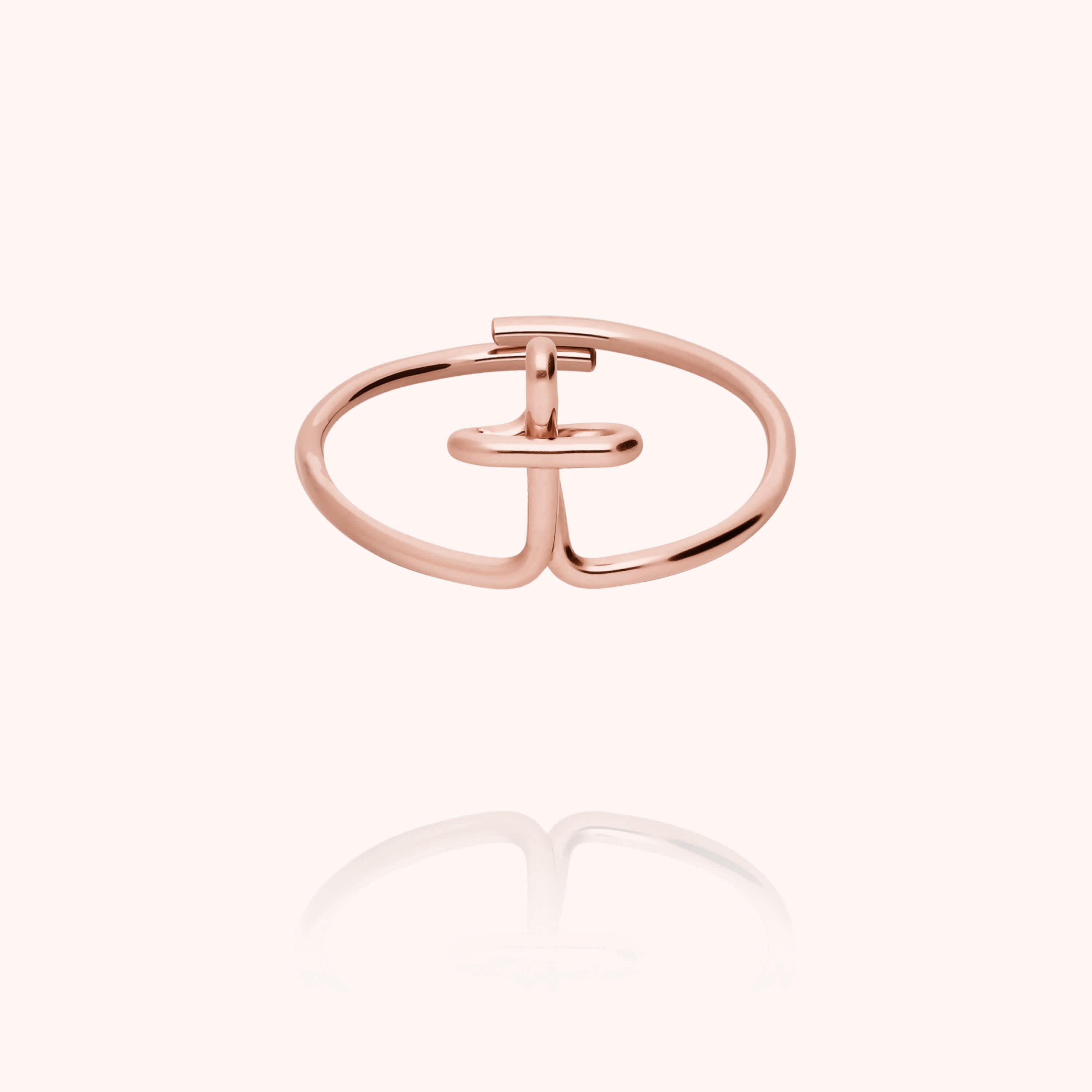 Bague Originale Initiale en or rose laminé — expédition sécurisée Paris
