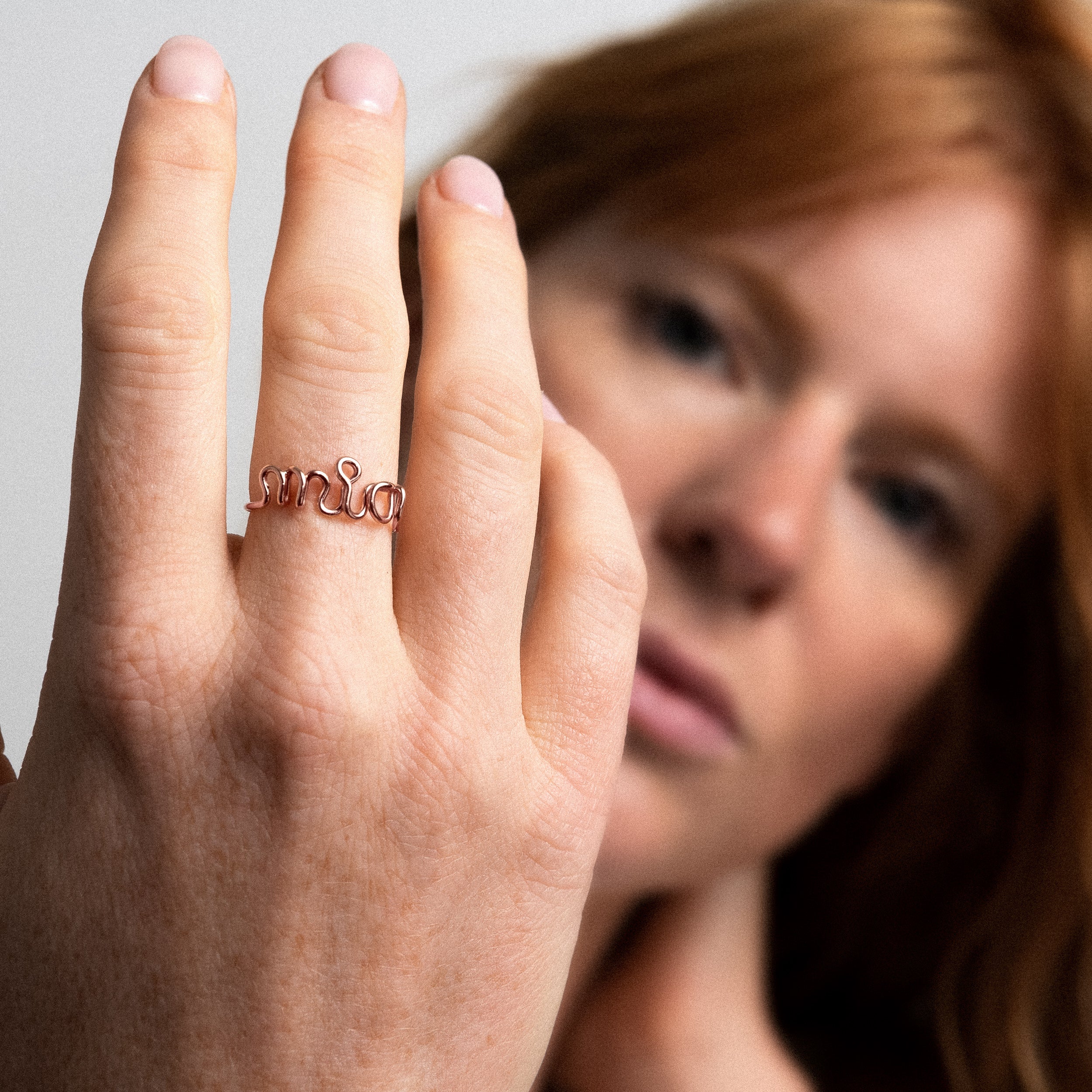 Bague Originale Personnalisée — finition artisanale du bijou, or rose 18K