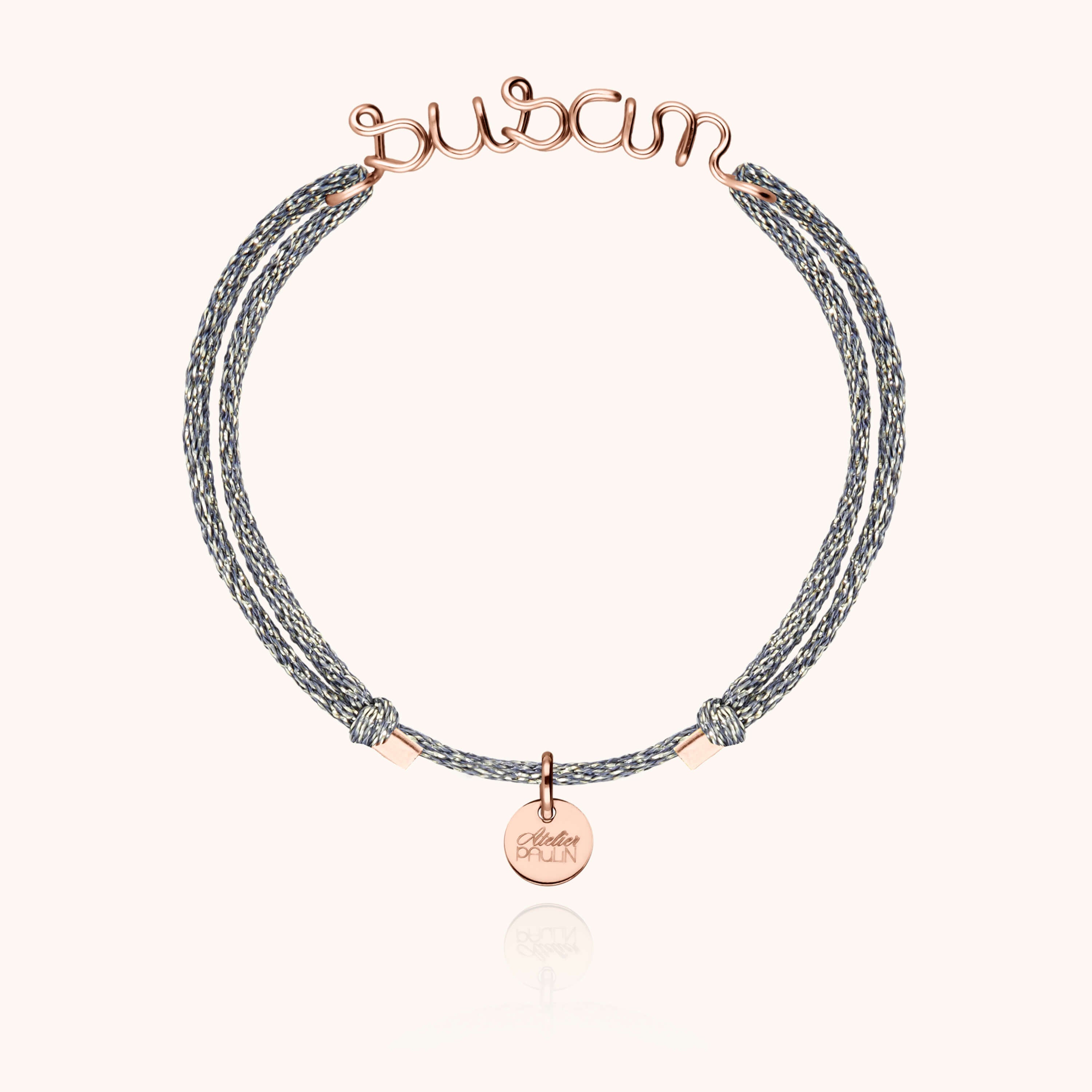 Bracelet Cordon Lurex Personnalisé porté au poignet — qualité artisanale garantie