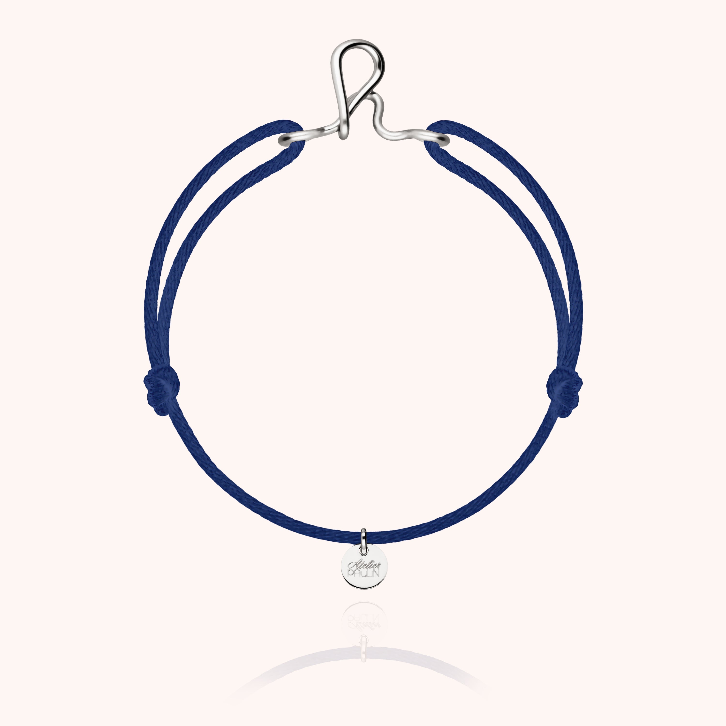 Bracelet Cordon Original Initiale porté au poignet — qualité artisanale garantie