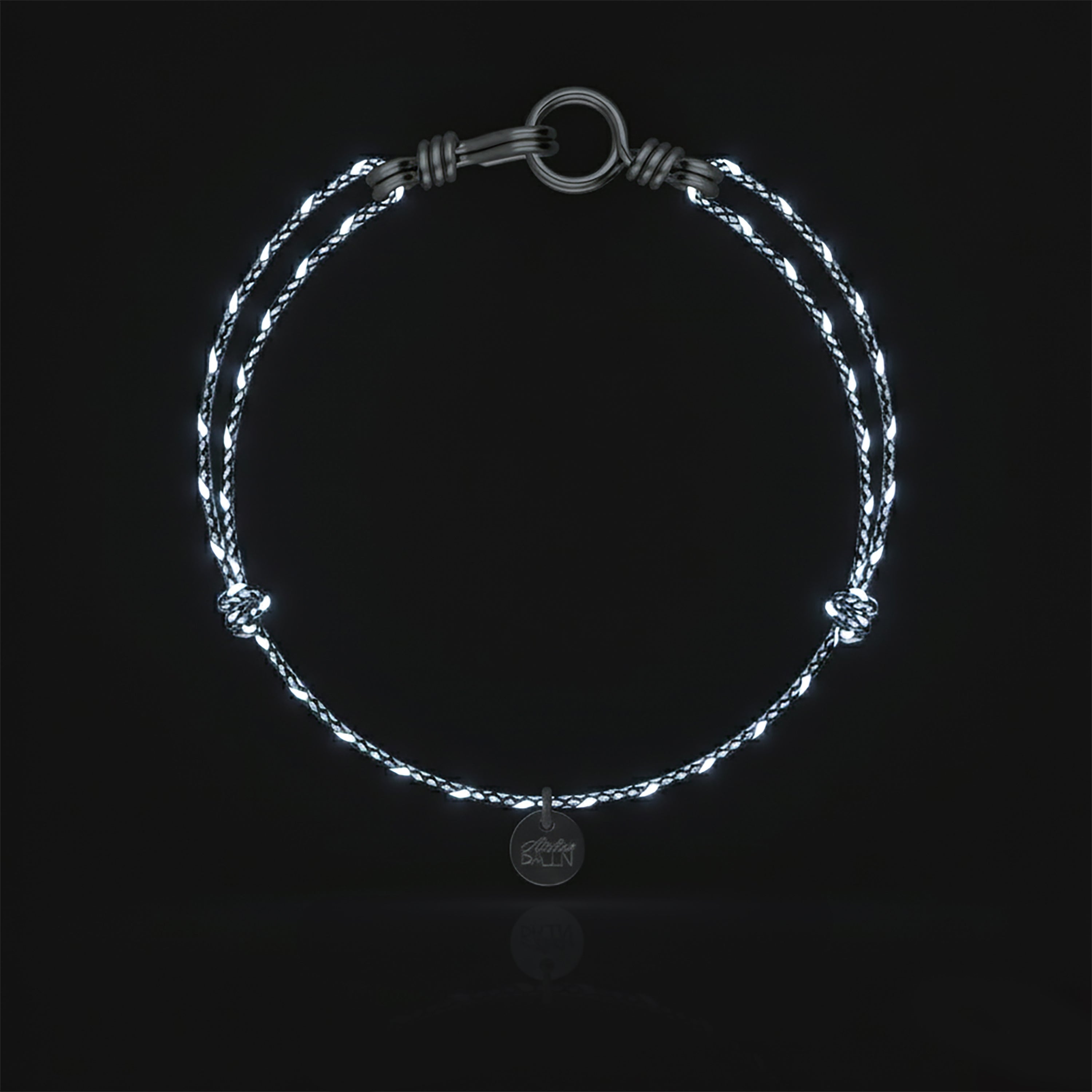 Bracelet Cordon Réfléchissant Attache moi — gros plan sur le fermoir, argent sterling 925