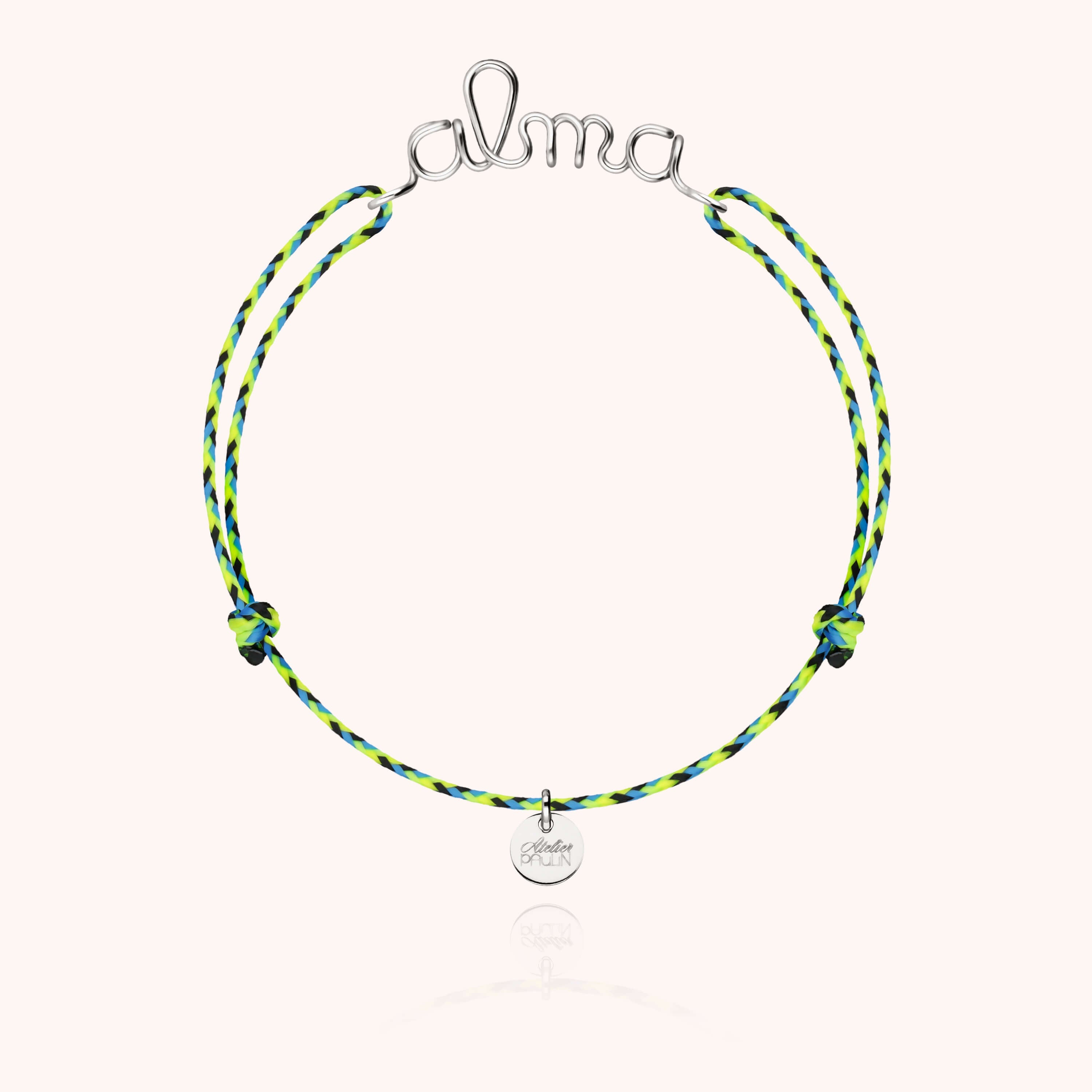 Bracelet Cordon Slim Knot Personnalisé — gros plan sur le fermoir, argent sterling 925