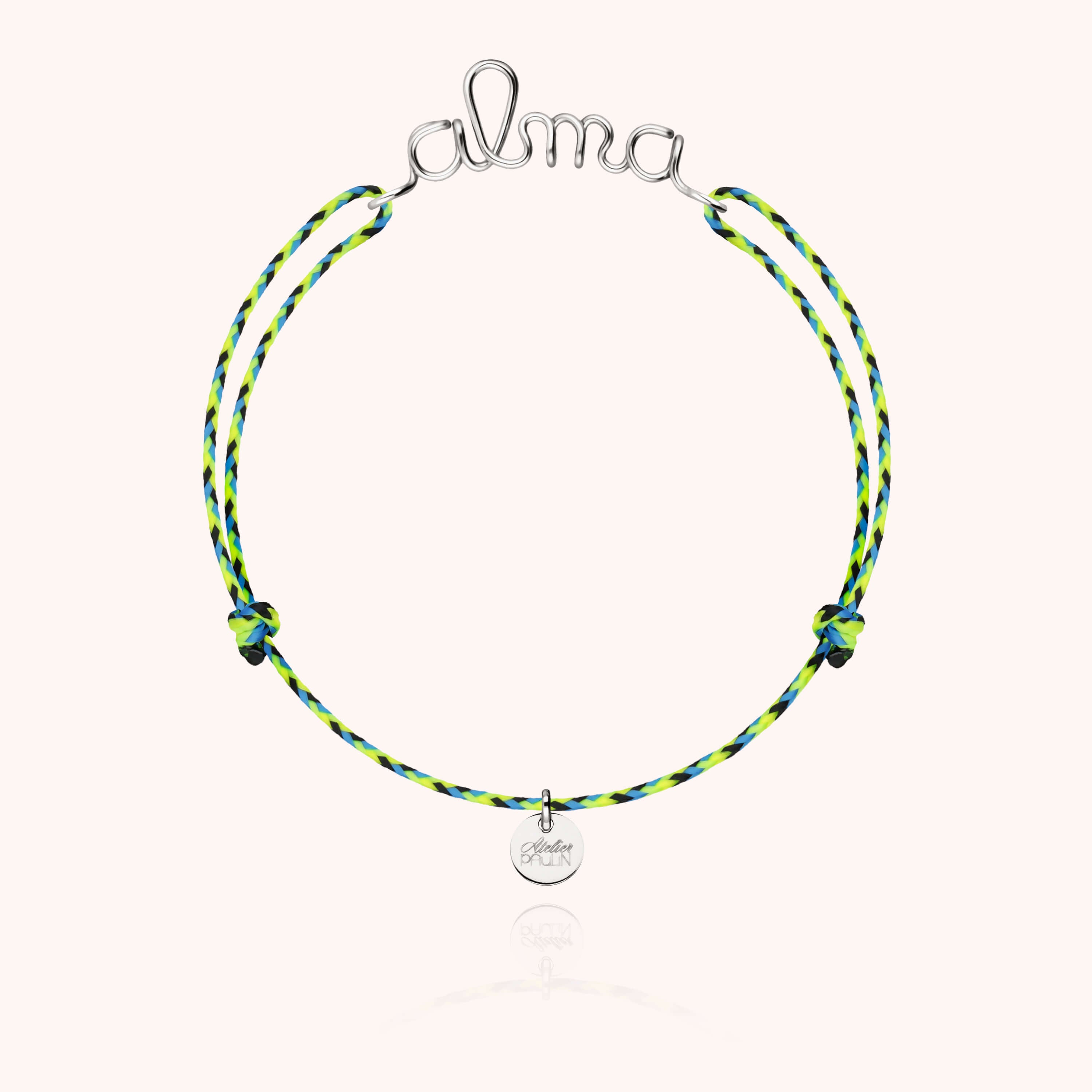 Détail façonnage prénom personnalisé bracelet cordon or façonnage main sans soudure - or blanc 750/1000