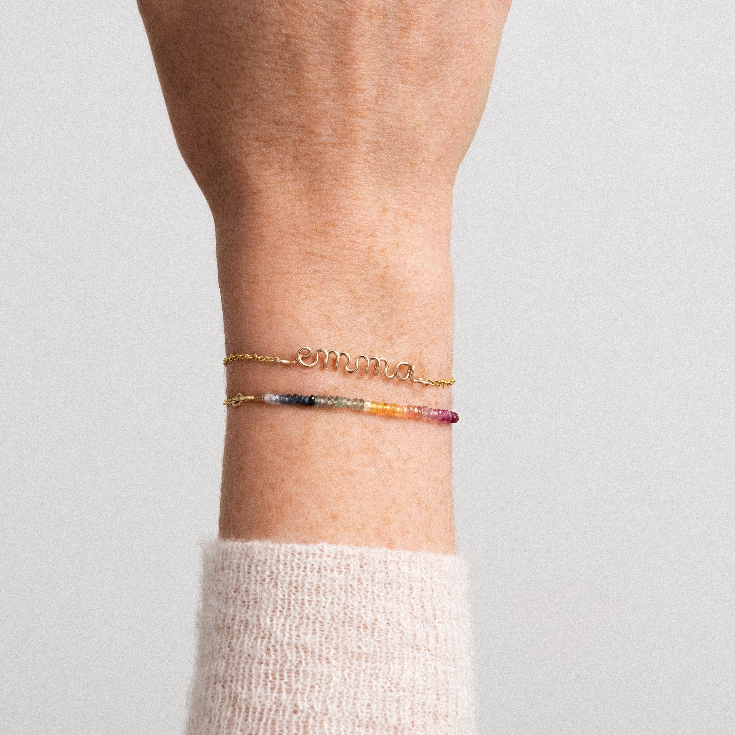 Bracelet Double Tour Personnalisé - saphir rainbow porté au poignet — expédition rapide et sécurisée