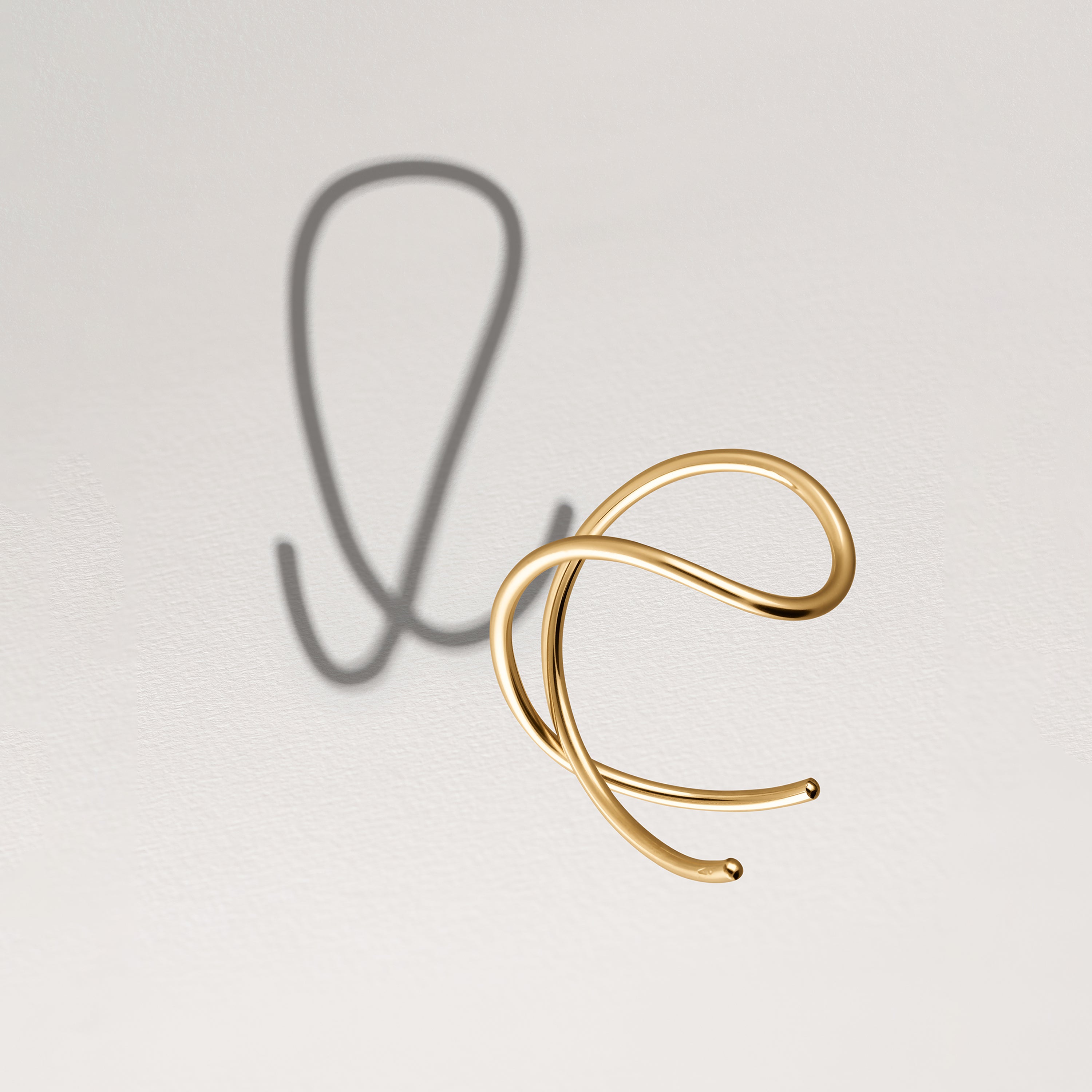 Bracelet Manchette Outline Lettre L - or jaune laminé