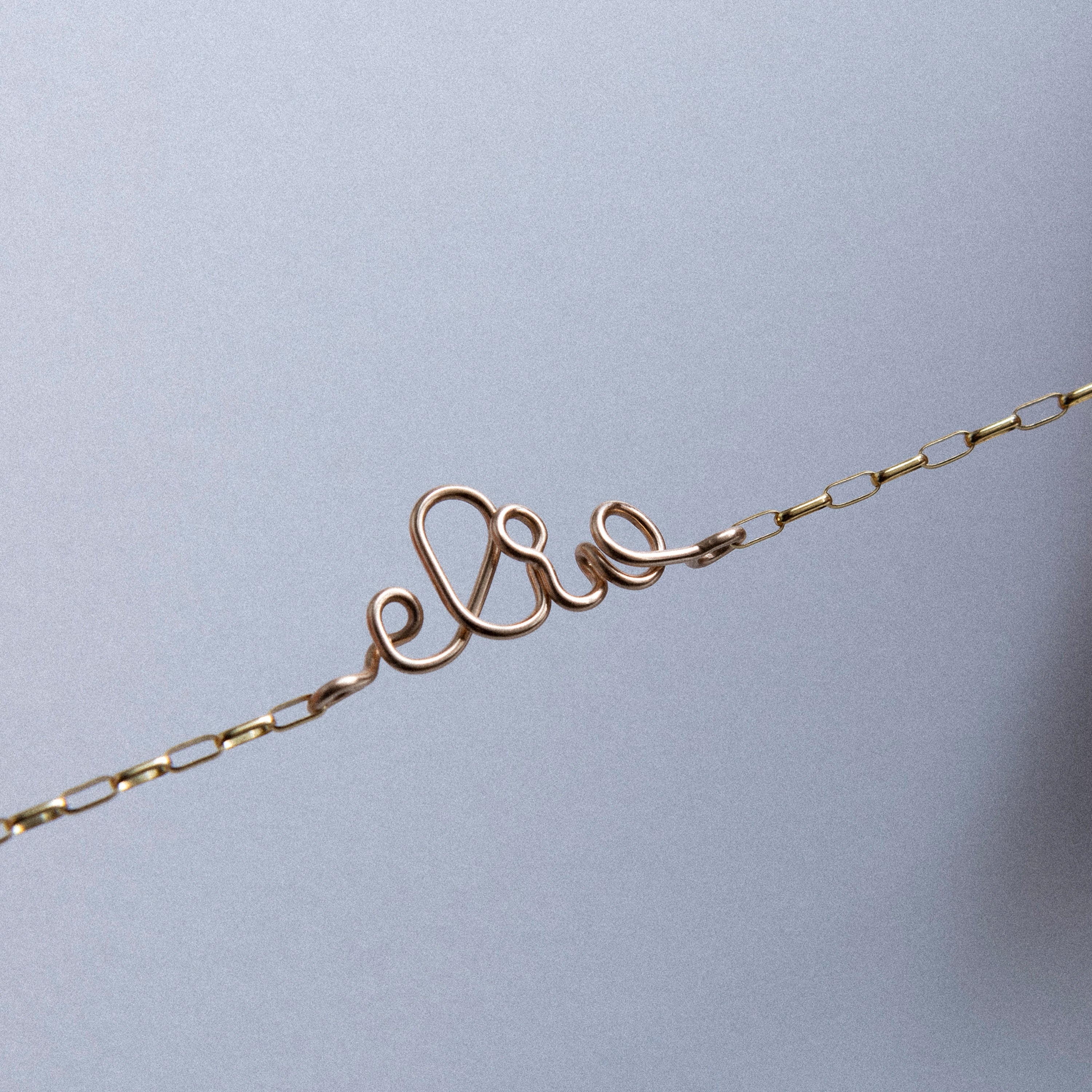 Bracelet lettre personnalisée gold filled 14k bijou élégant homme fait main Paris