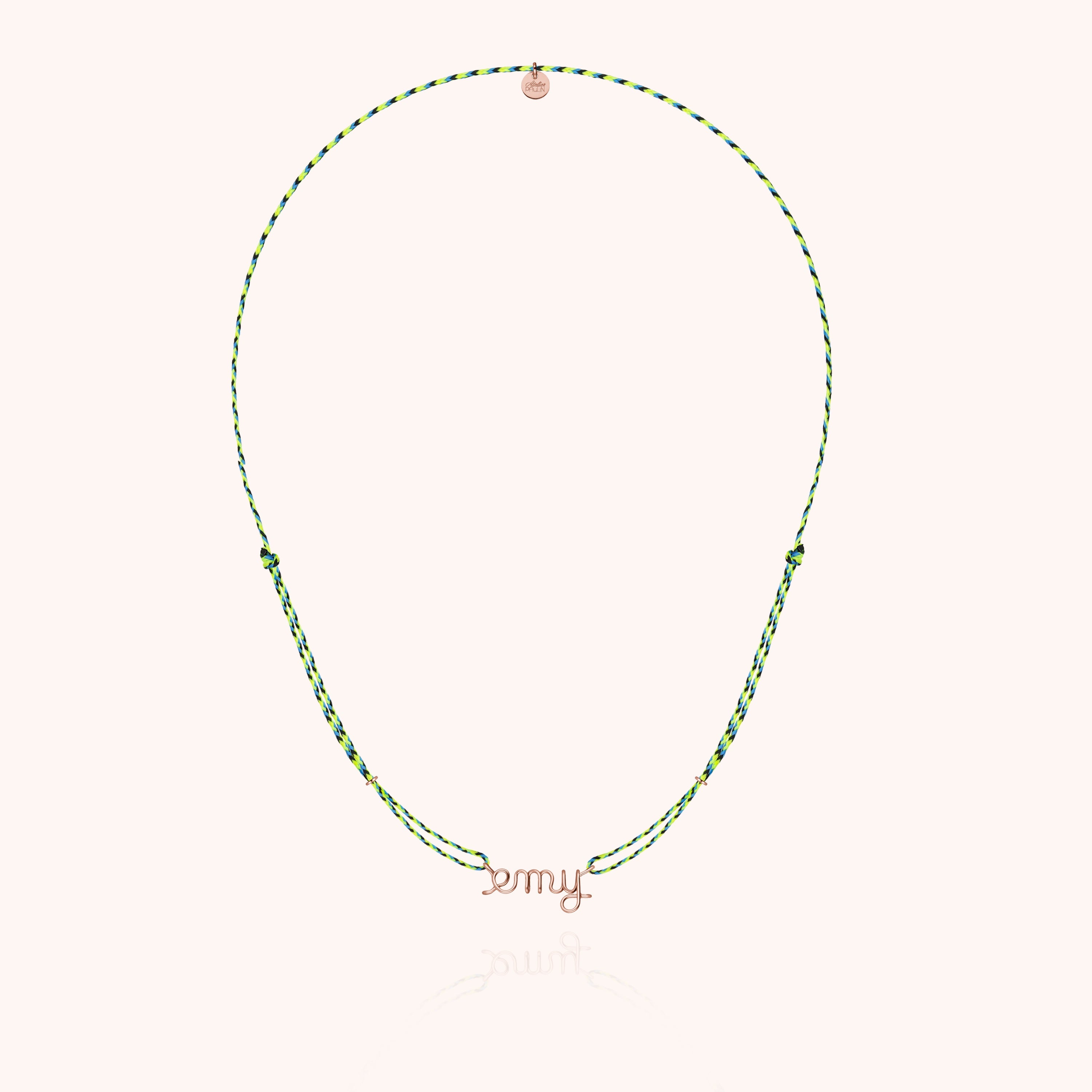 Collier Cordon Slim Knot Personnalisé — détail du fil métallique, or rose 18K