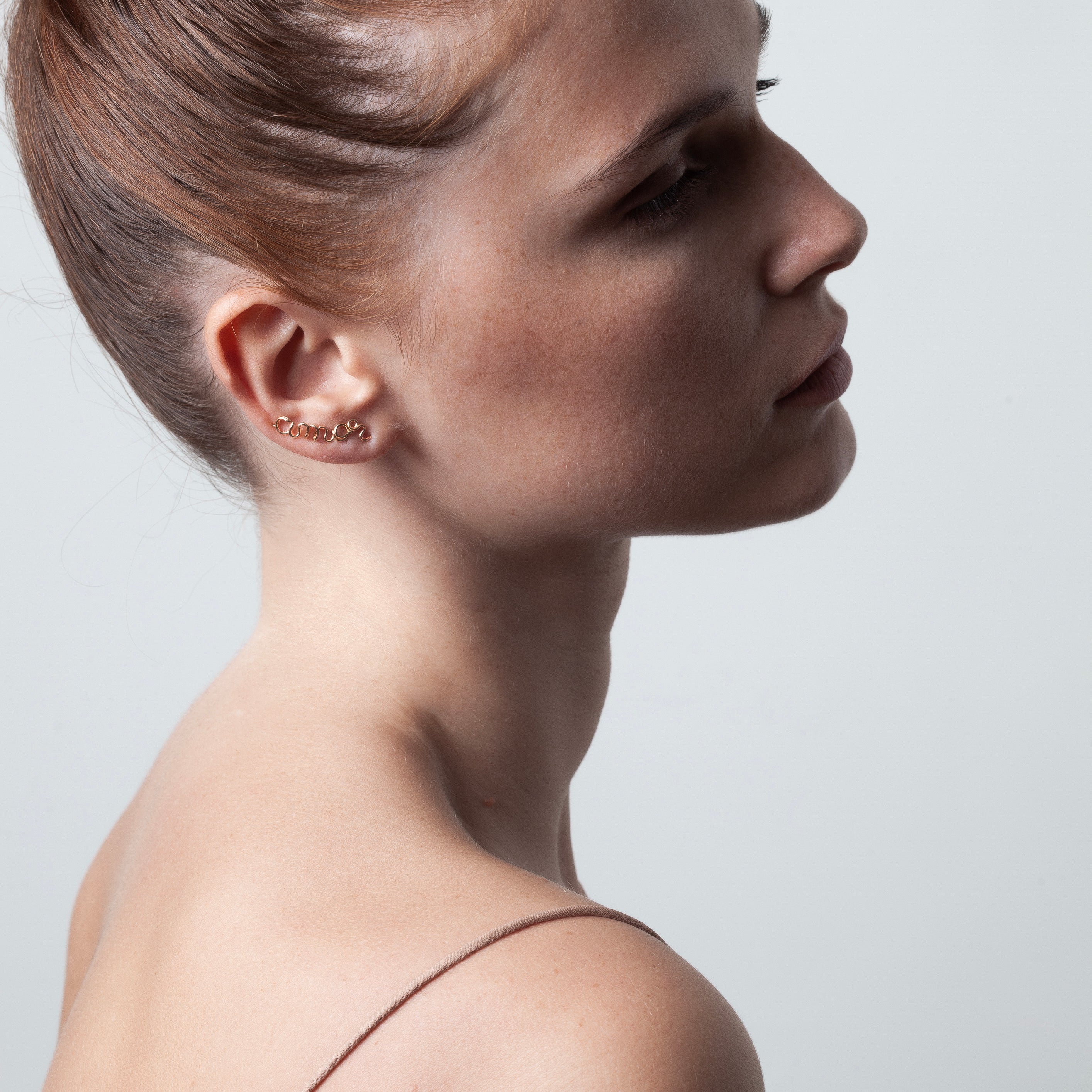 Ear Cuff Original Personnalisé porté à l'oreille — or jaune laminé livraison soigneuse garantie