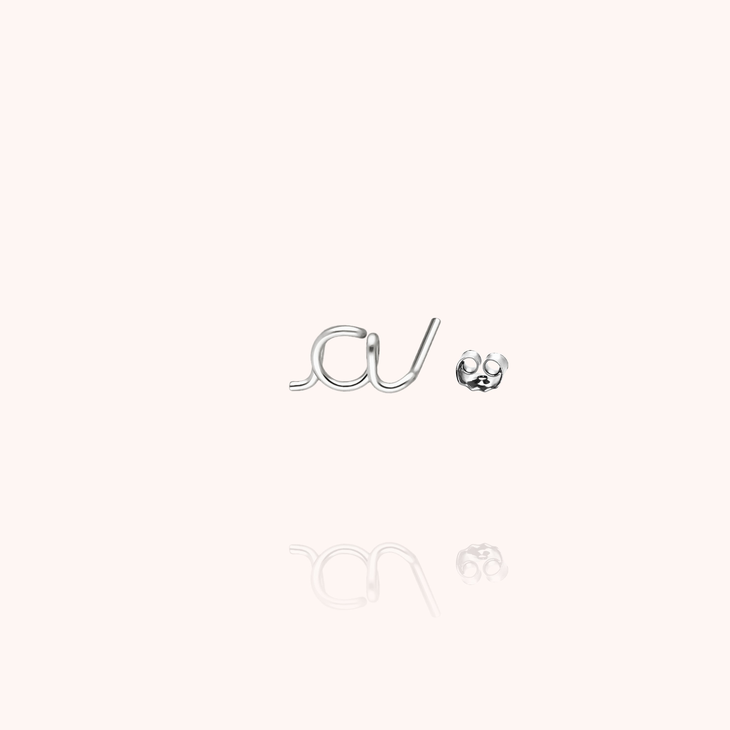 Puce d'Oreille Originale Initiale en or blanc 18K — bijou artisanal fait main
