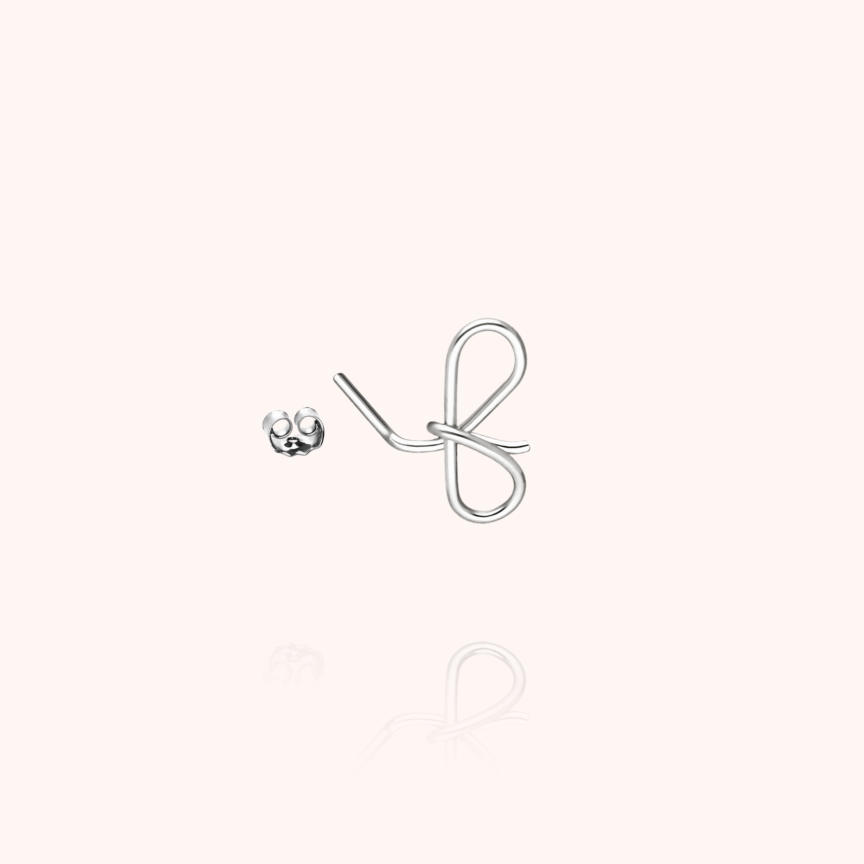 Puce d'Oreille Originale Initiale en or blanc 18K — expédition sécurisée Paris