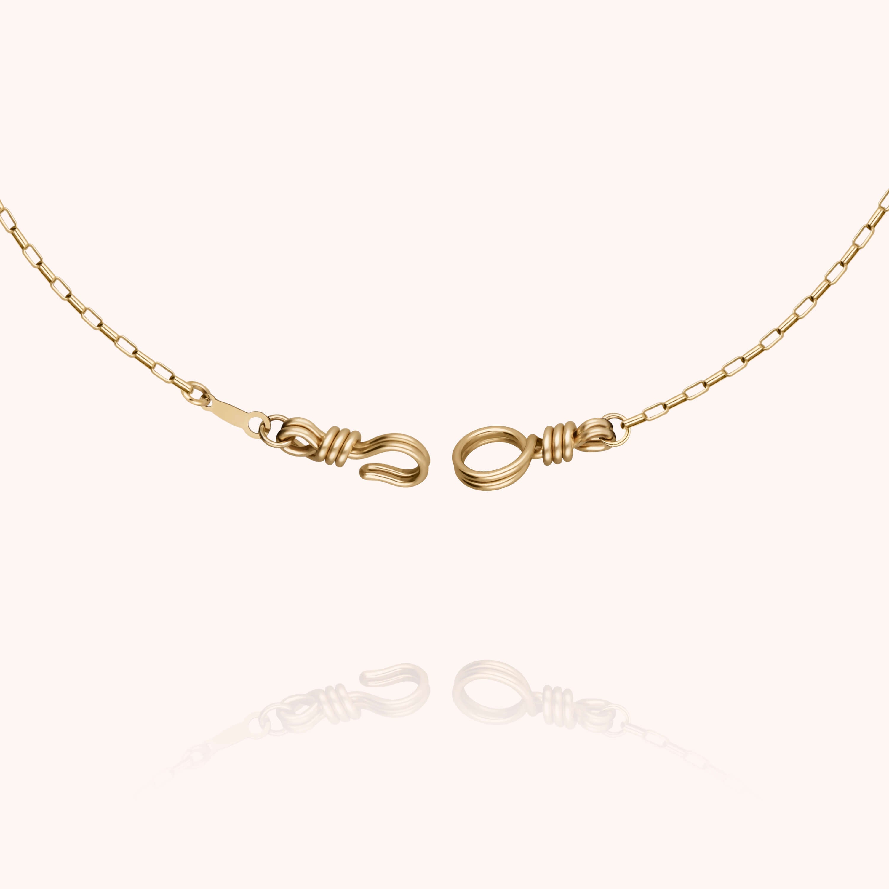 Collier Ras de Cou Rectangle Attache moi en or jaune laminé — bijou durable garanti à vie