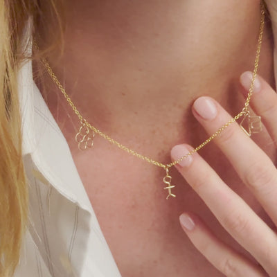 Vidéo : Collier Charms Dream Big façonné à la main à Paris